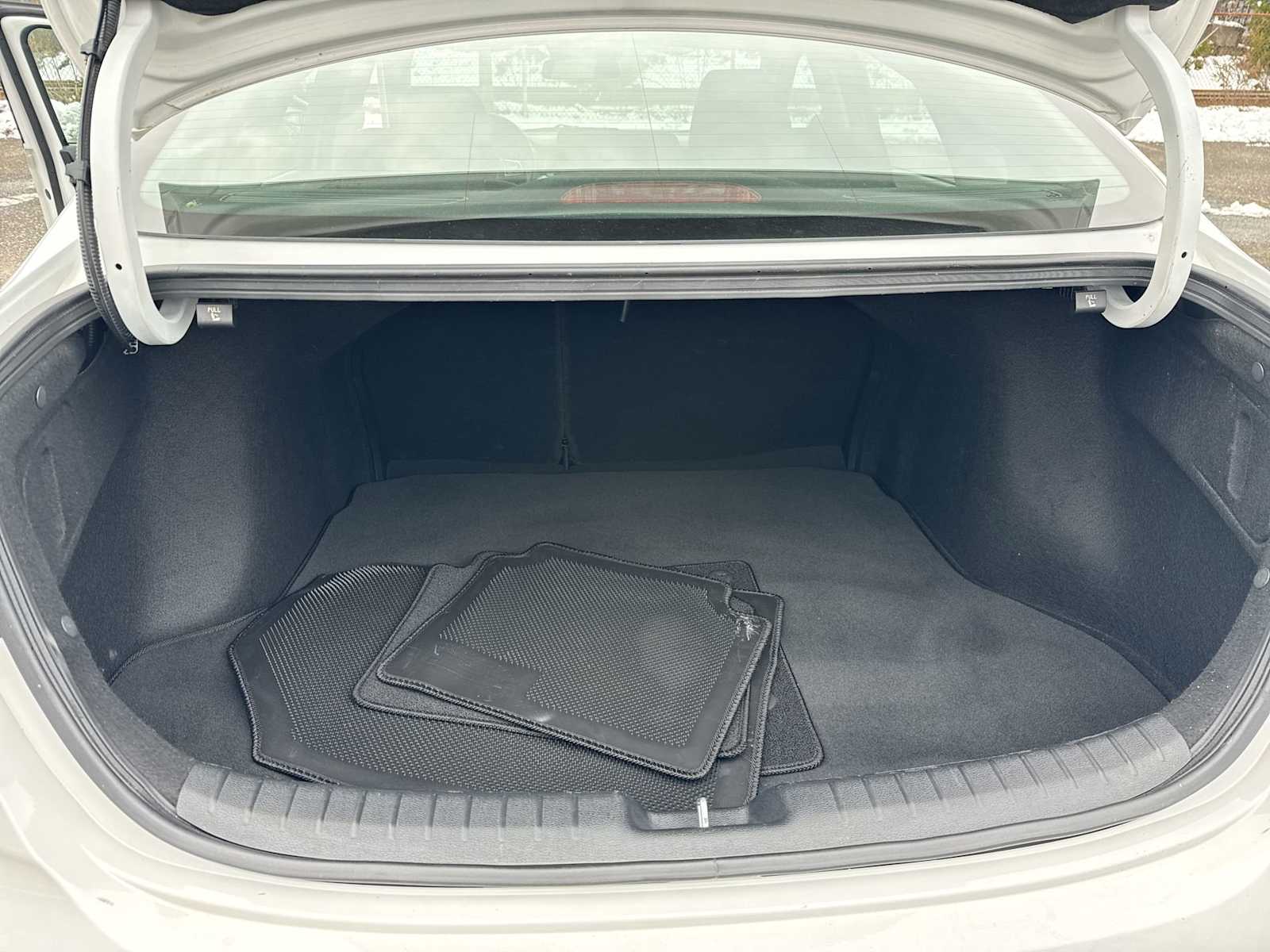 Thumbnail: 2022 Kia Forte - 31