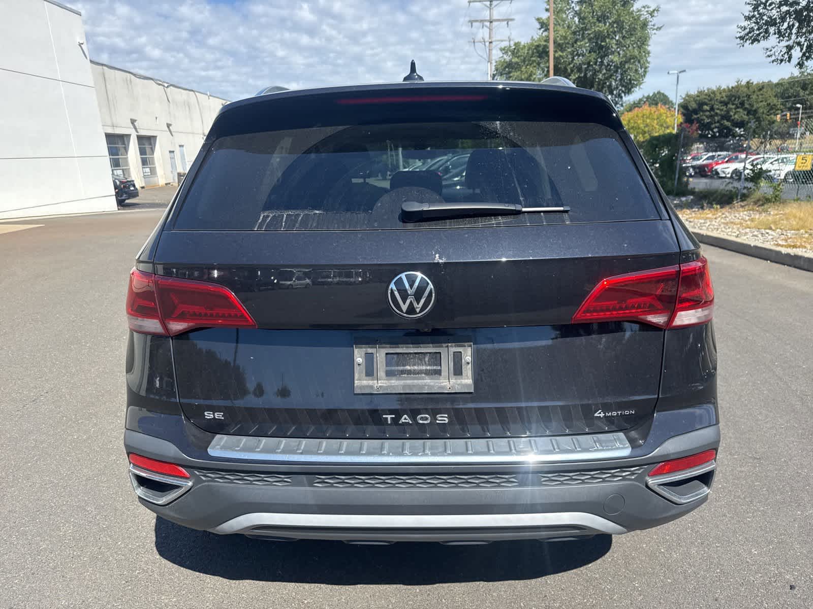 Thumbnail: 2023 Volkswagen Taos - 4