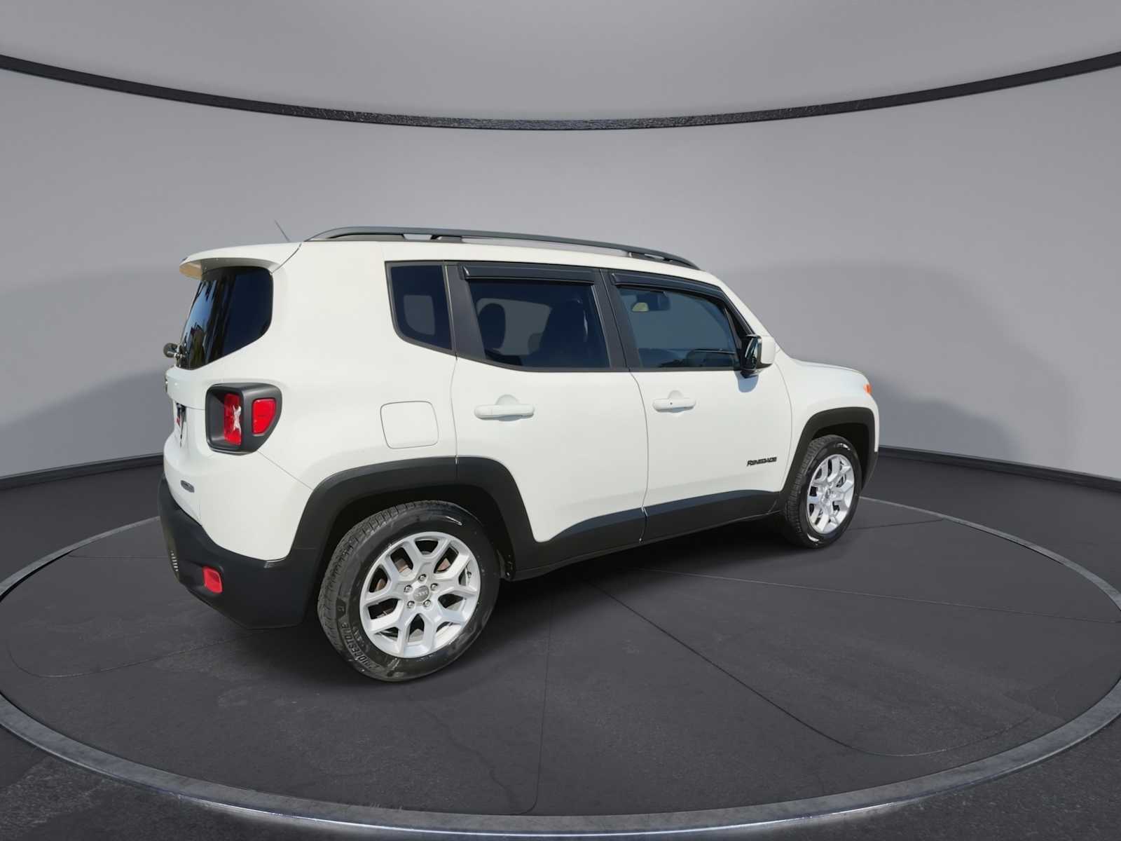 Thumbnail: 2016 Jeep Renegade - 8