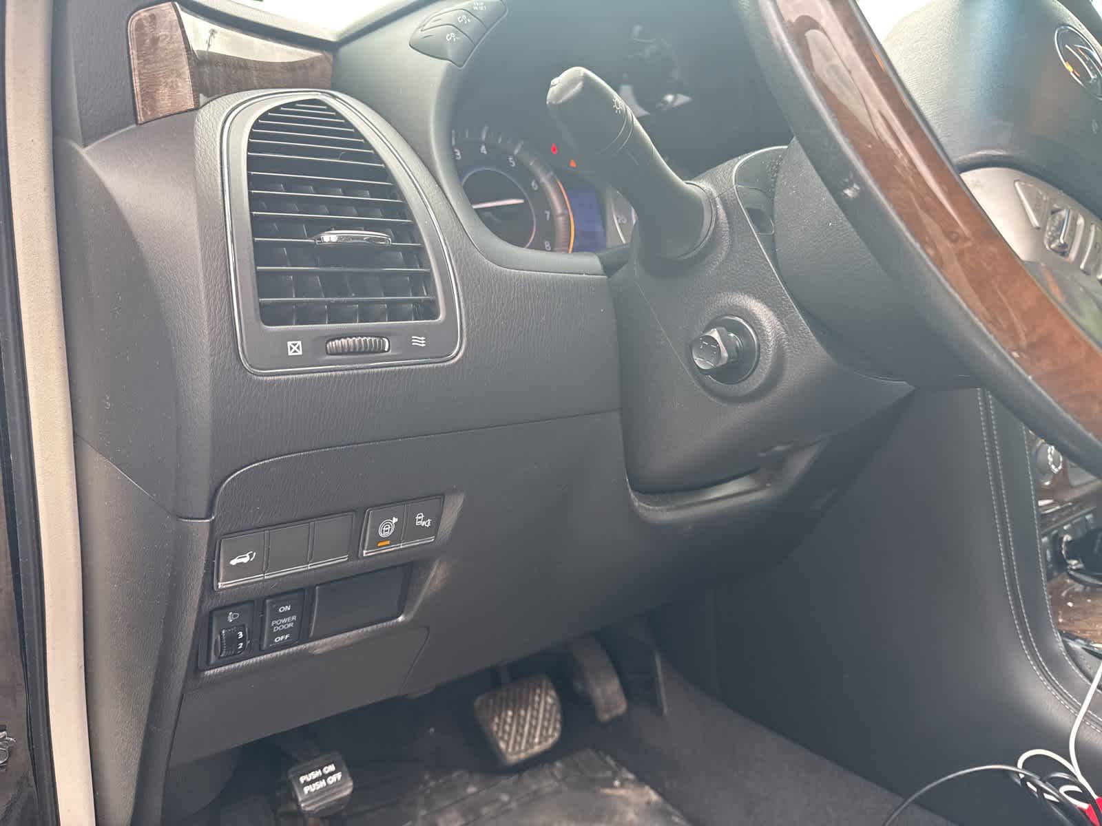 2016 INFINITI QX80  15