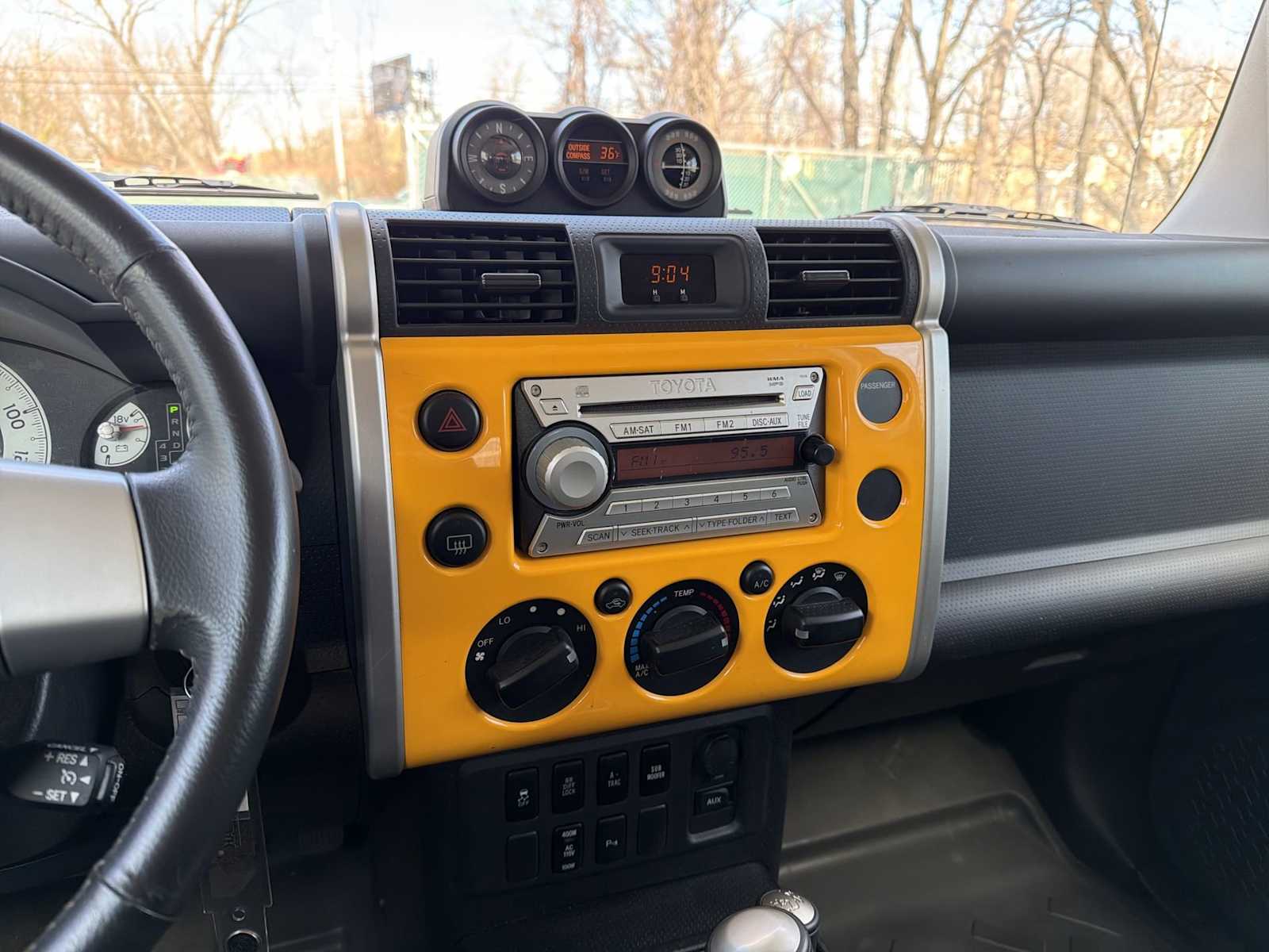 Thumbnail: 2010 Toyota FJ Cruiser - 23