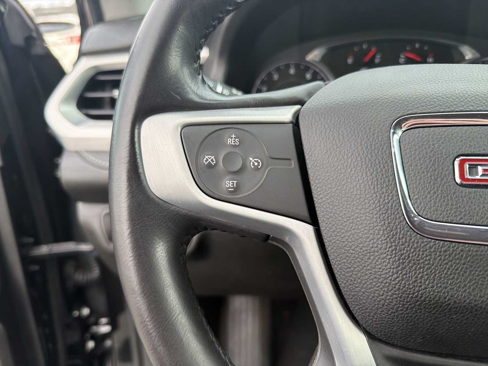 Thumbnail: 2018 GMC Acadia - 25