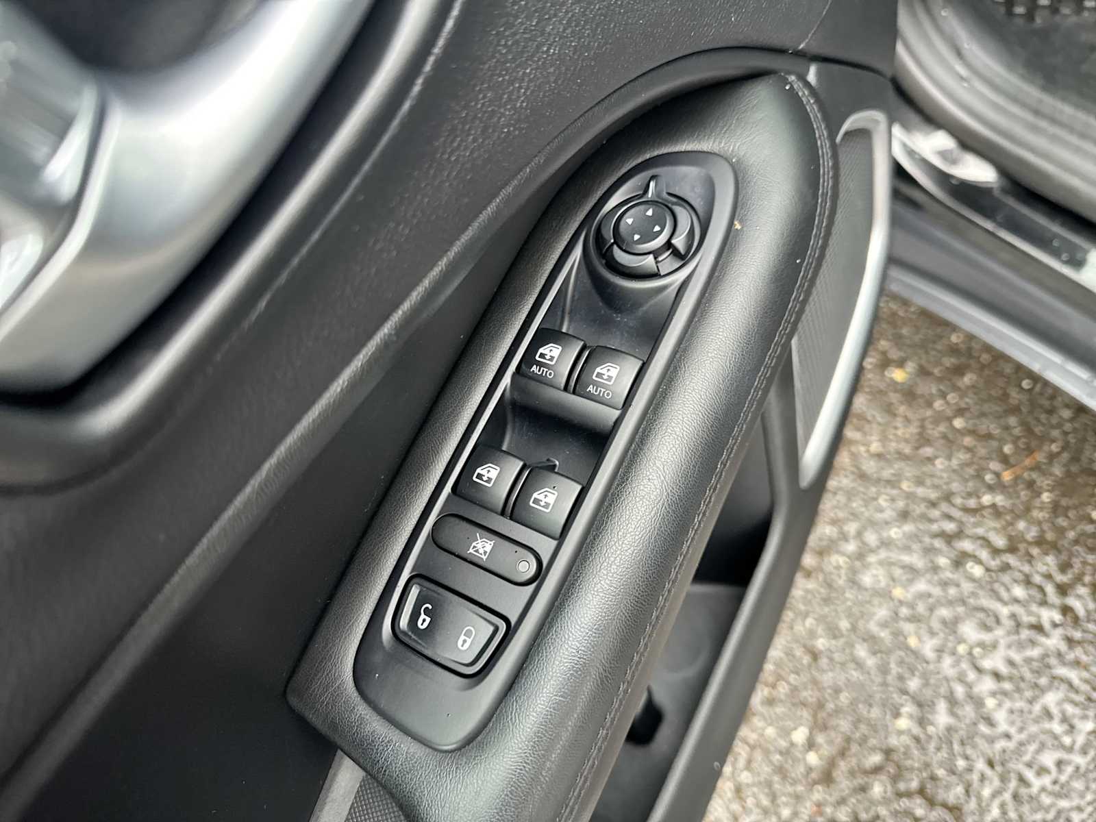 Thumbnail: 2019 Jeep Compass - 21