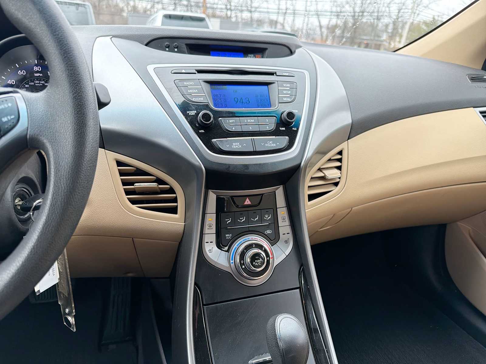 Thumbnail: 2013 Hyundai Elantra - 26