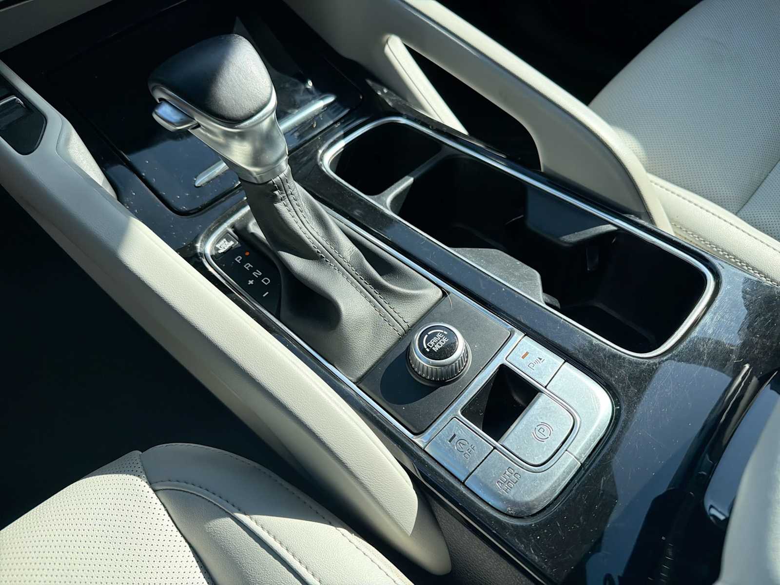Thumbnail: 2023 Kia Telluride - 29