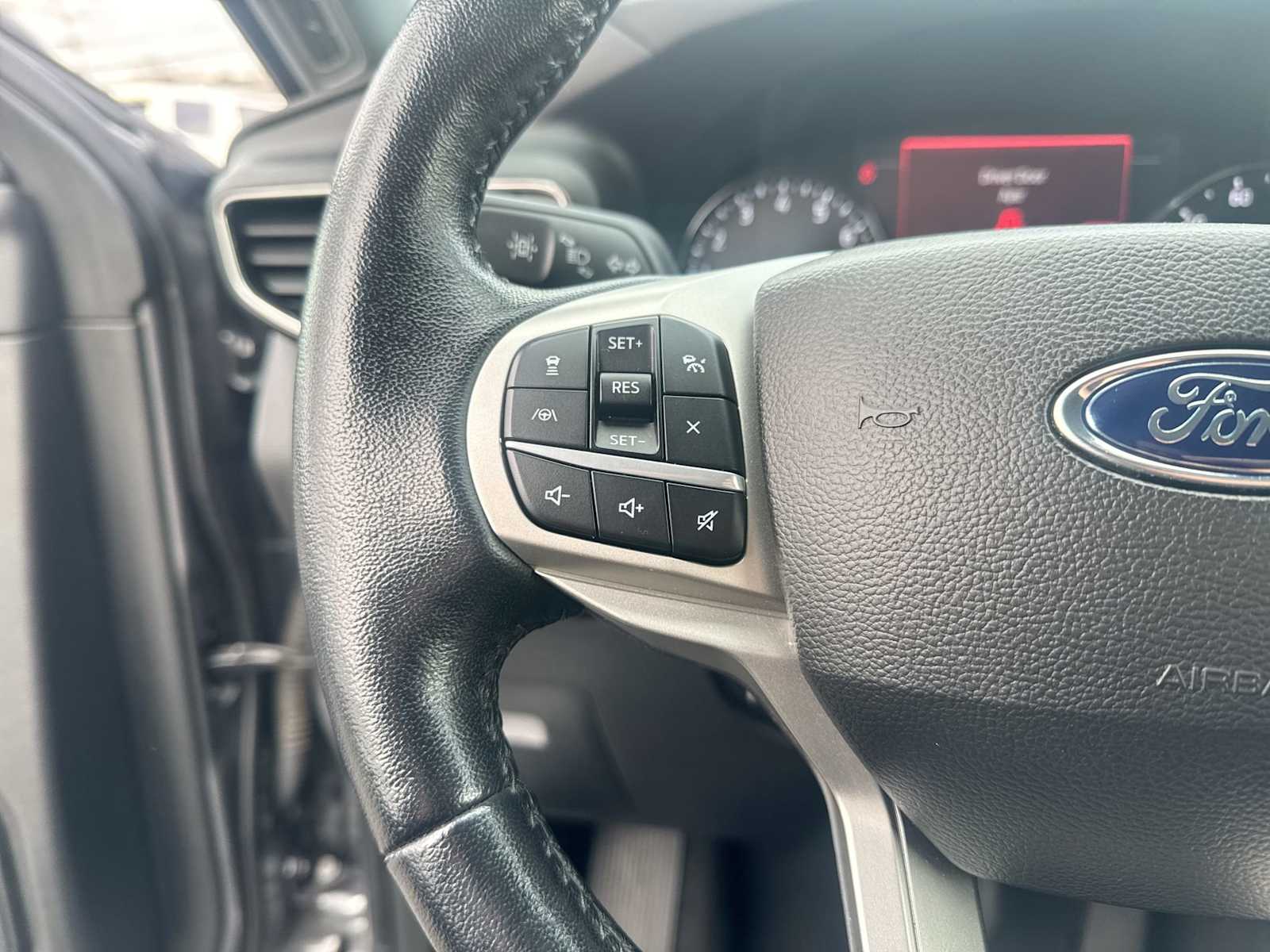 Thumbnail: 2022 Ford Explorer - 23