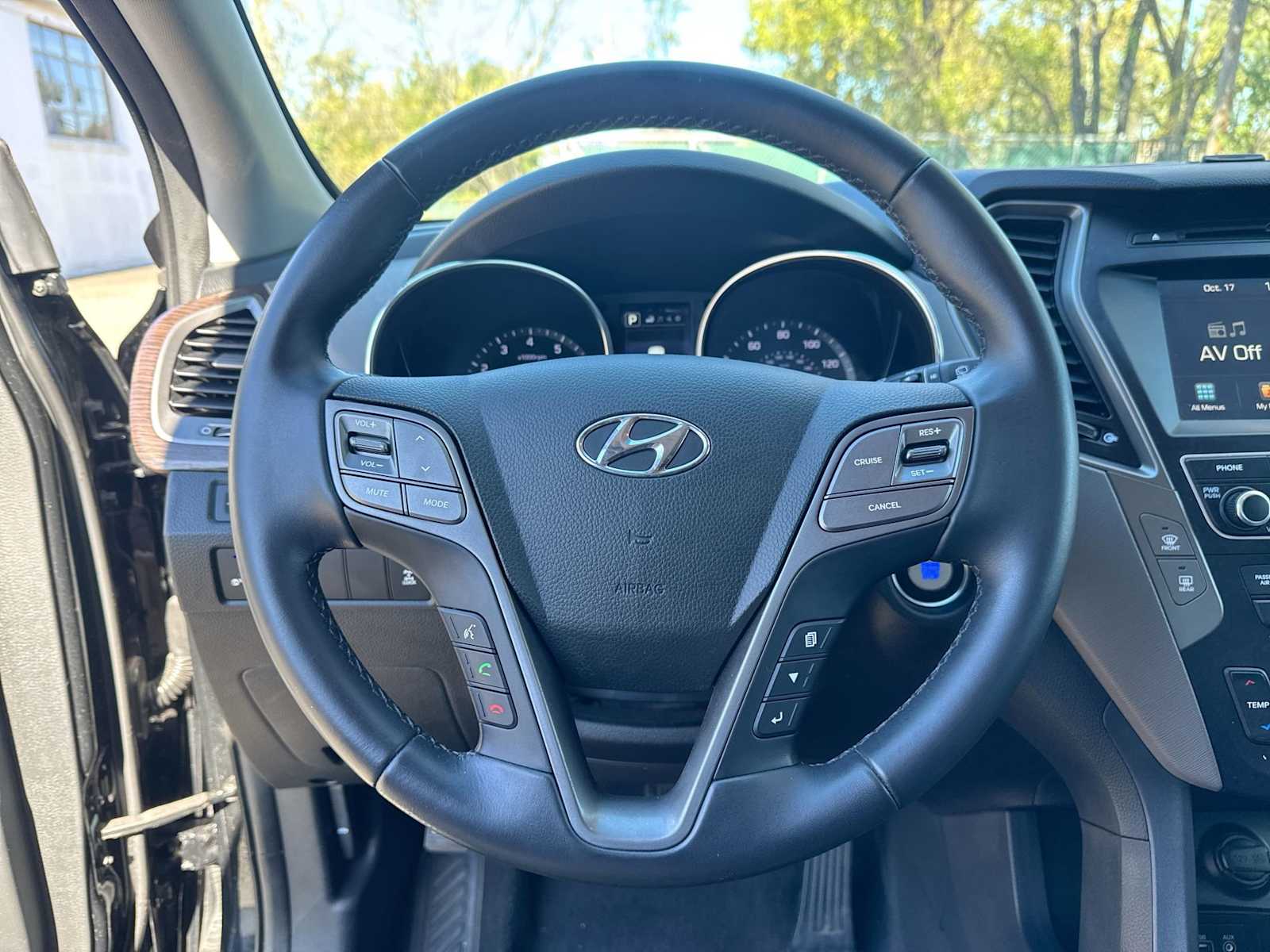 Thumbnail: 2017 Hyundai Santa Fe - 23
