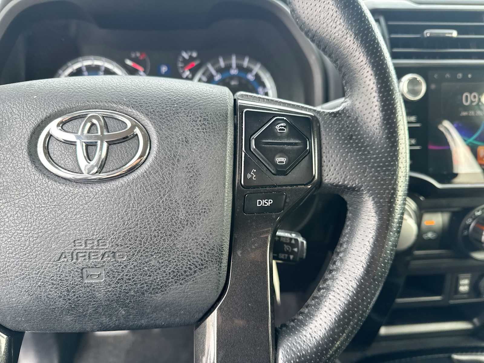 Thumbnail: 2018 Toyota 4Runner - 25