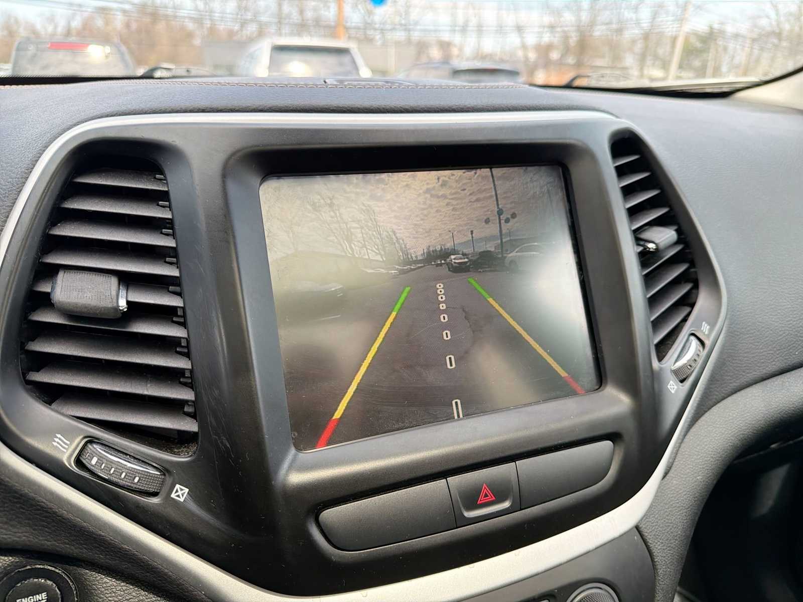 Thumbnail: 2018 Jeep Cherokee - 28