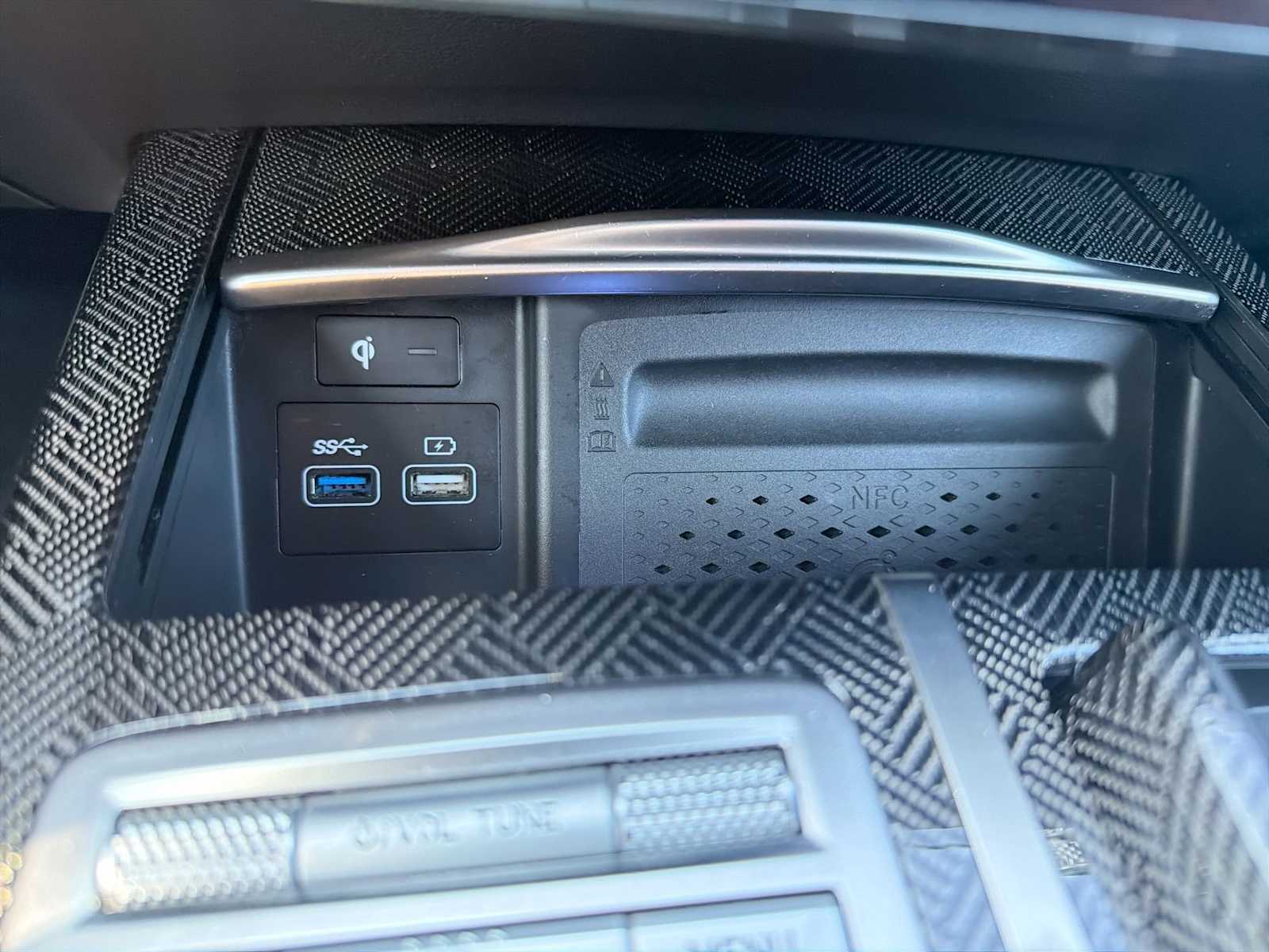 Thumbnail: 2023 Genesis G80 - 31