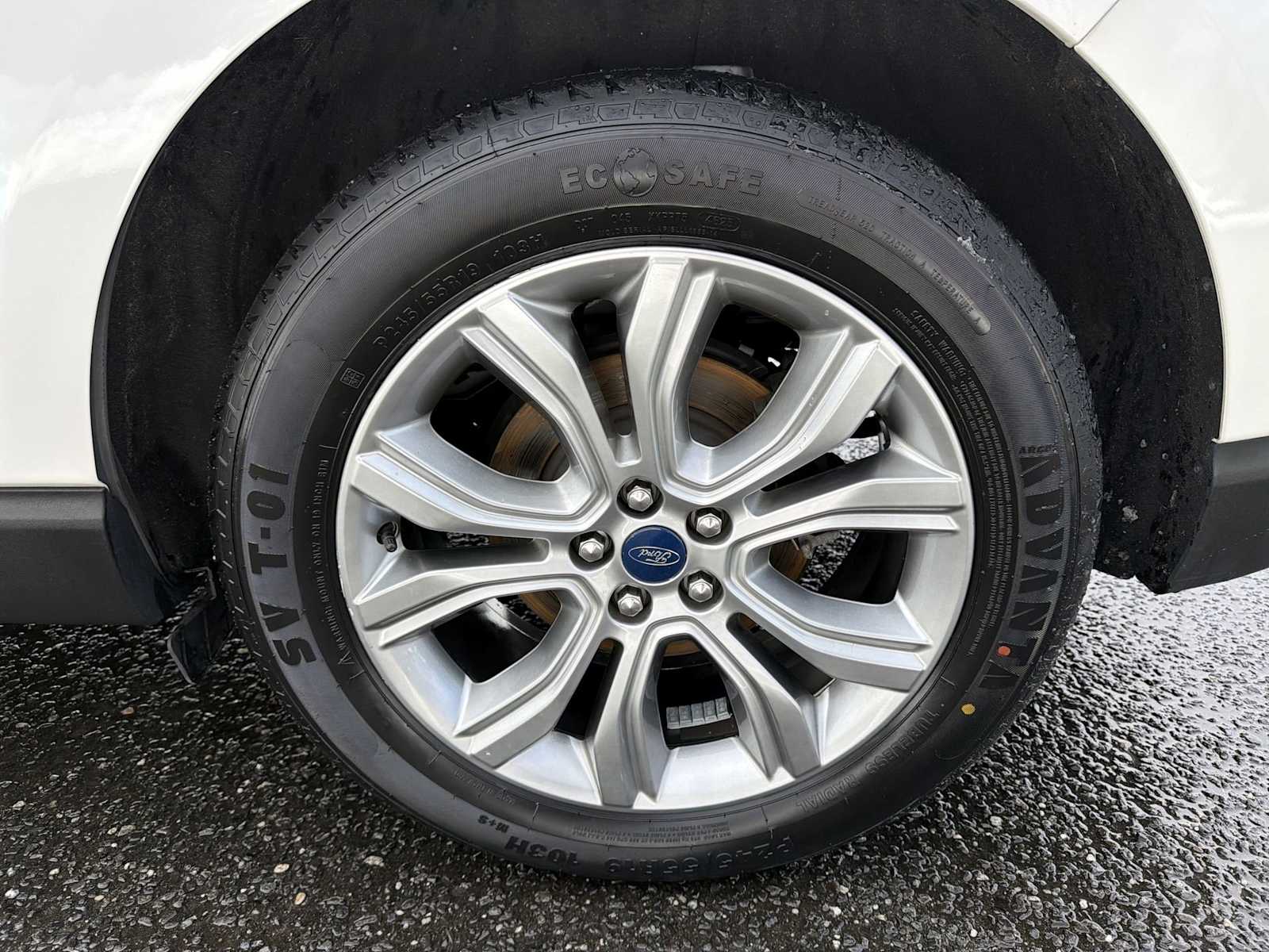 Thumbnail: 2019 Ford Edge - 19