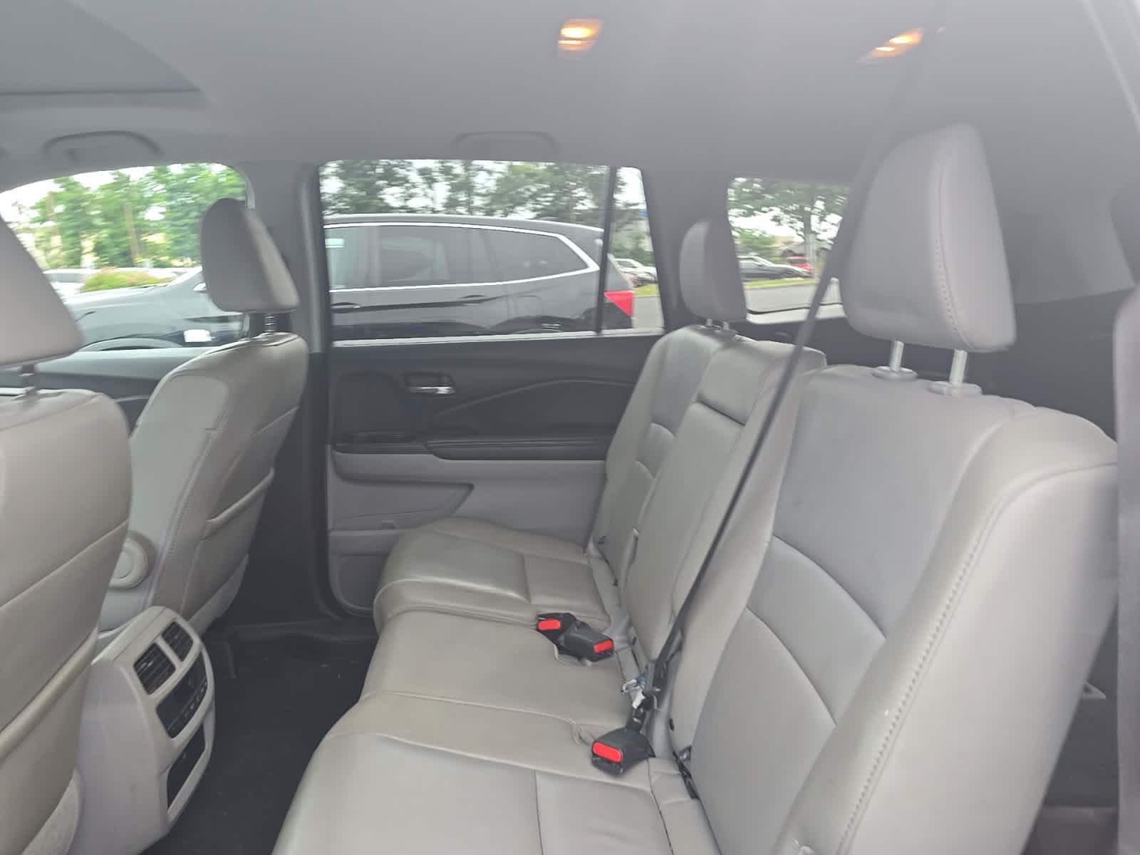 Thumbnail: 2017 Honda Pilot - 19