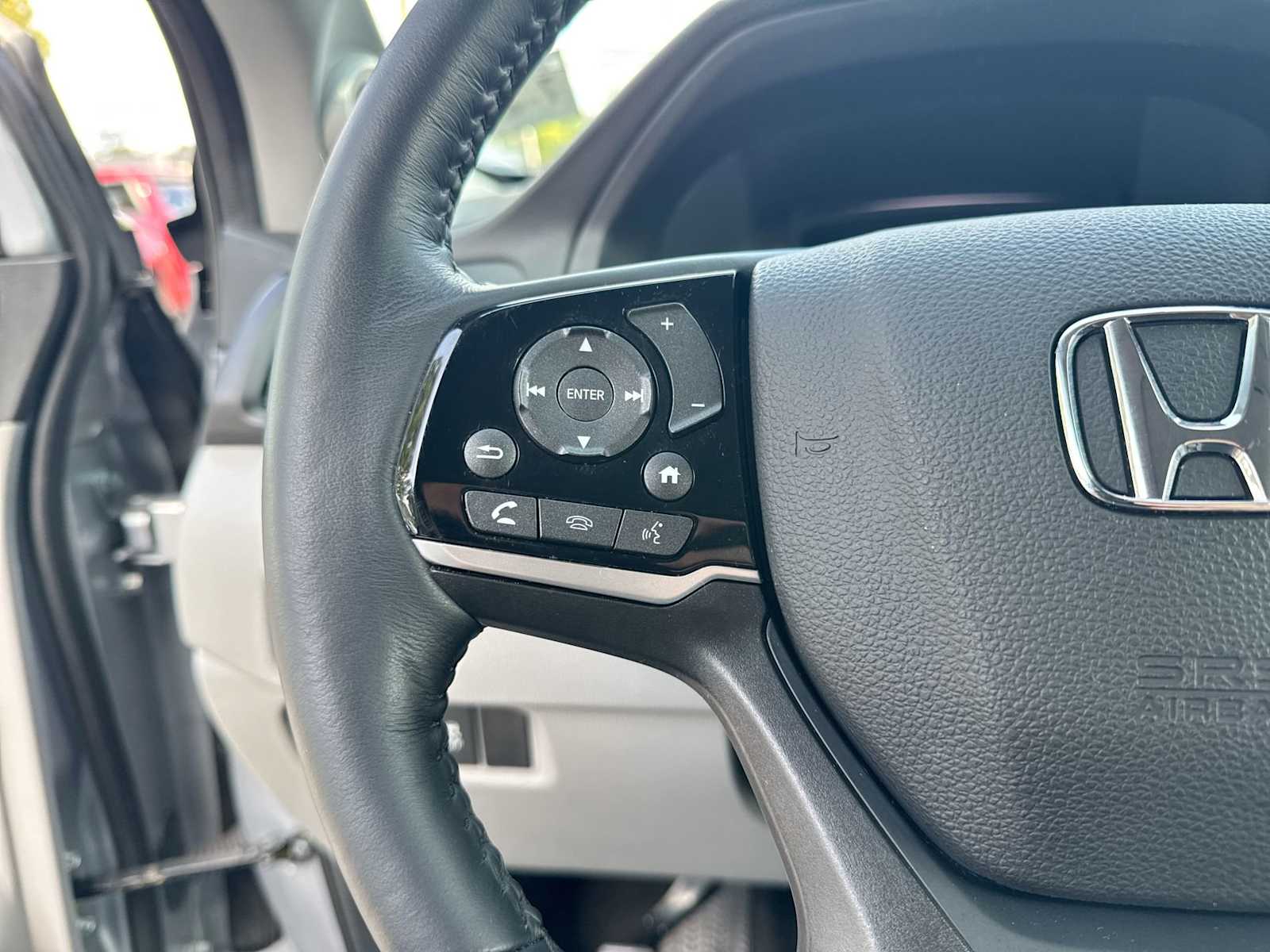 Thumbnail: 2022 Honda Pilot - 25