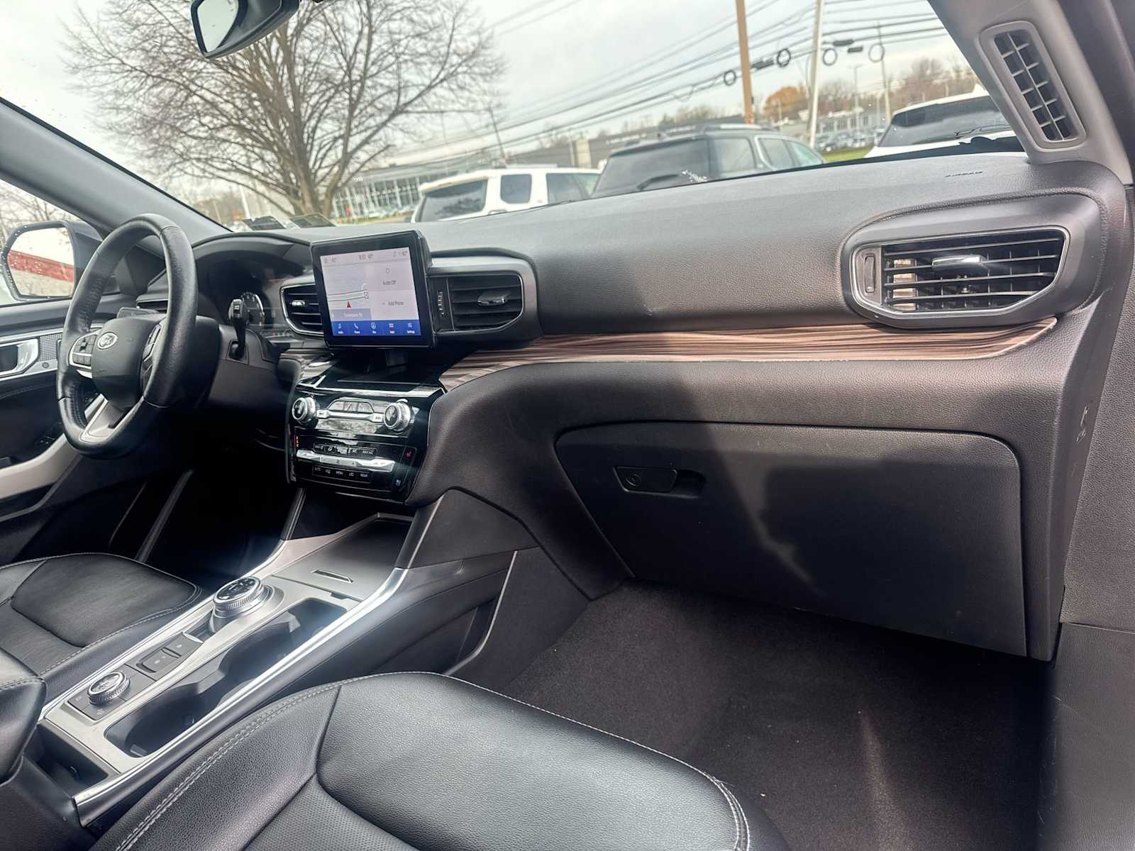 Thumbnail: 2022 Ford Explorer - 16