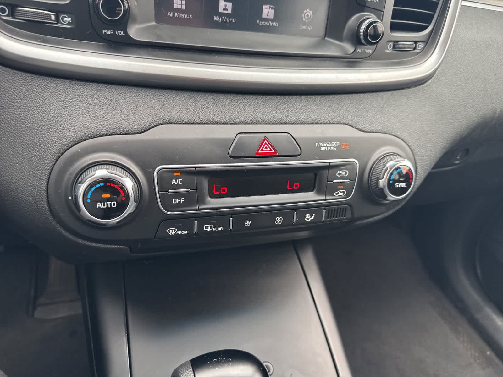 Thumbnail: 2019 Kia Sorento - 19