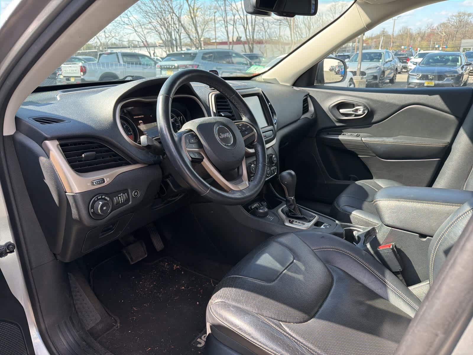 Thumbnail: 2015 Jeep Cherokee - 11