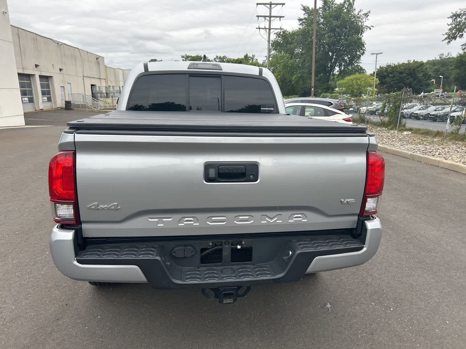 Thumbnail: 2022 Toyota Tacoma - 9