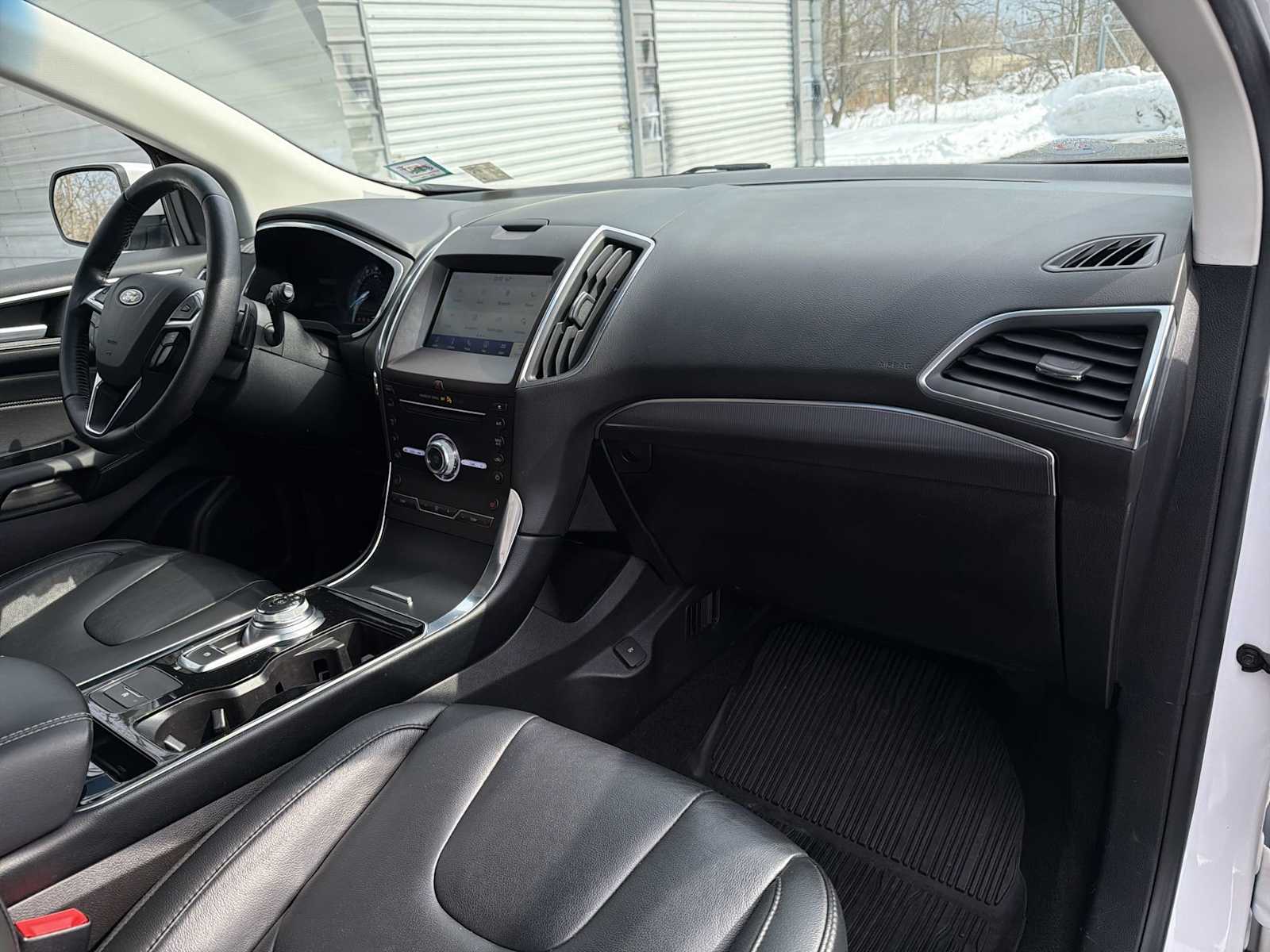 Thumbnail: 2019 Ford Edge - 16