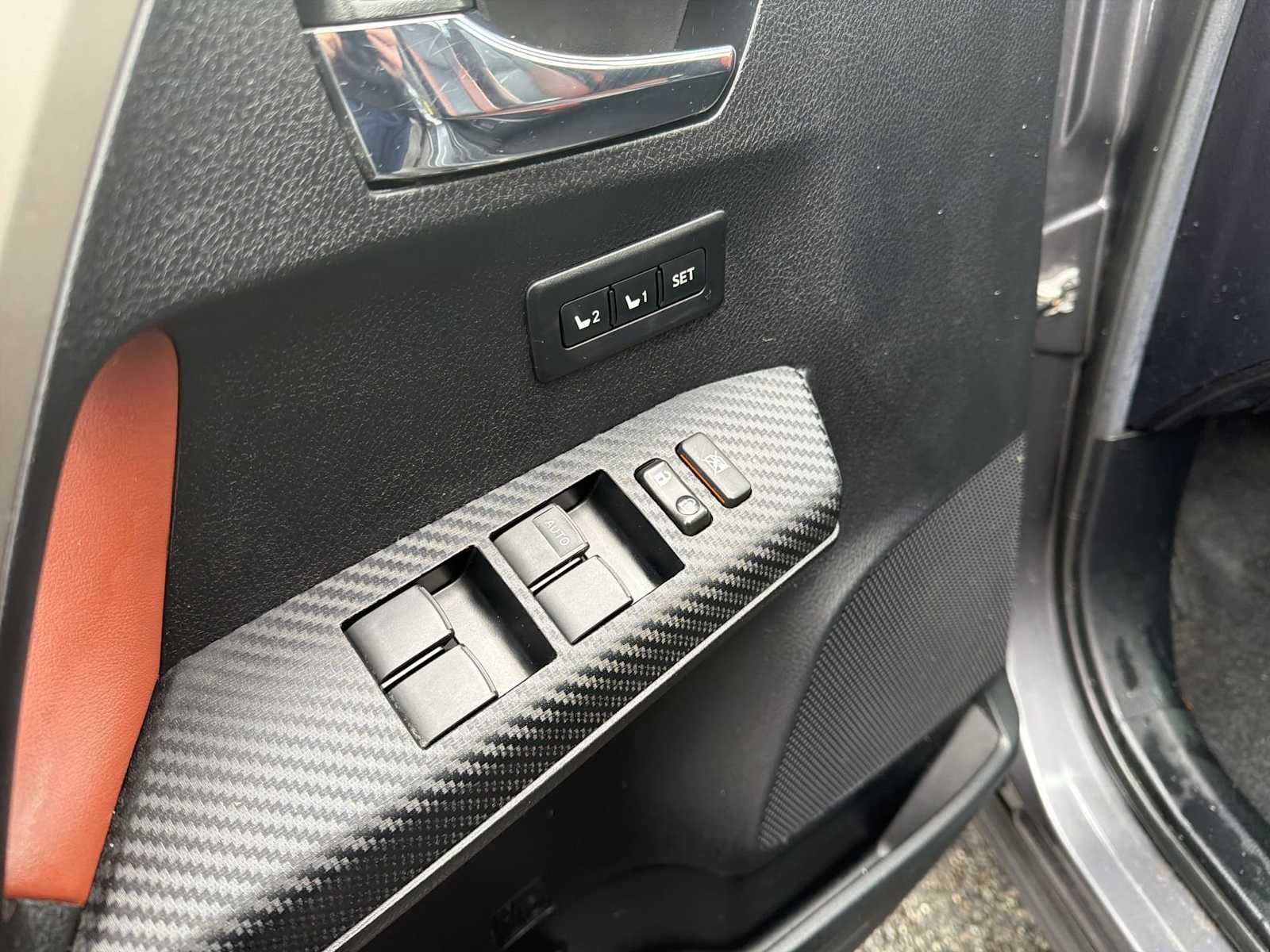 Thumbnail: 2015 Toyota RAV4 - 22