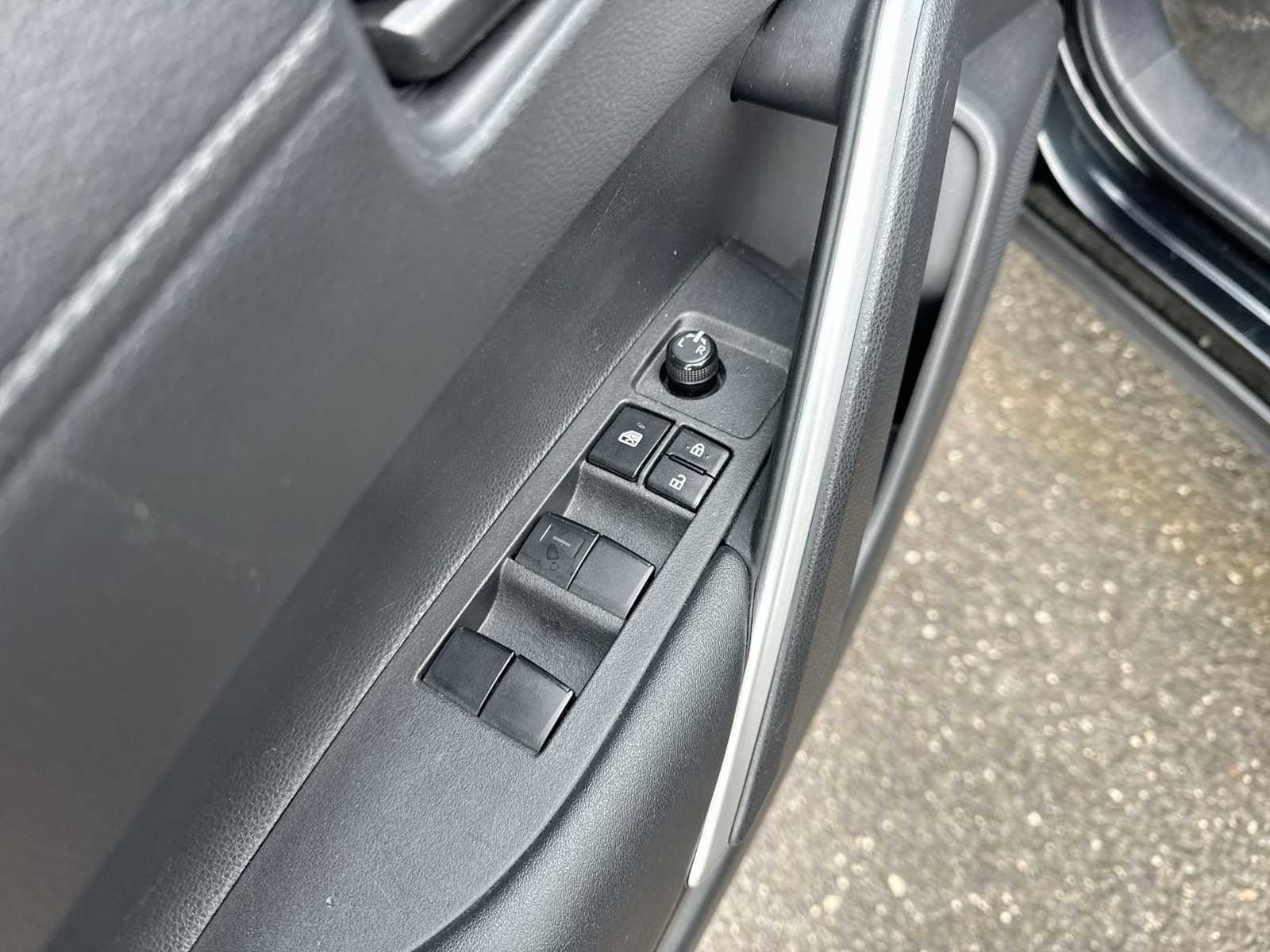 Thumbnail: 2023 Toyota Corolla Cross - 22