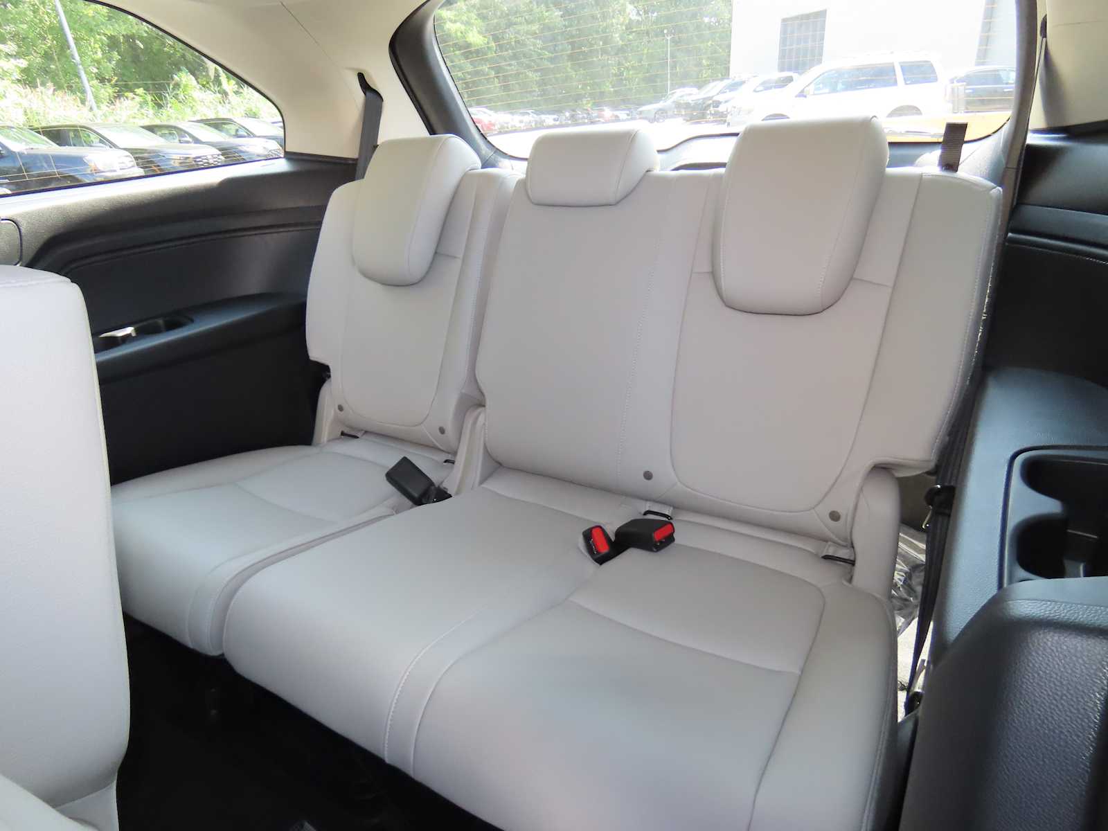 Thumbnail: 2026 Honda Odyssey - 14