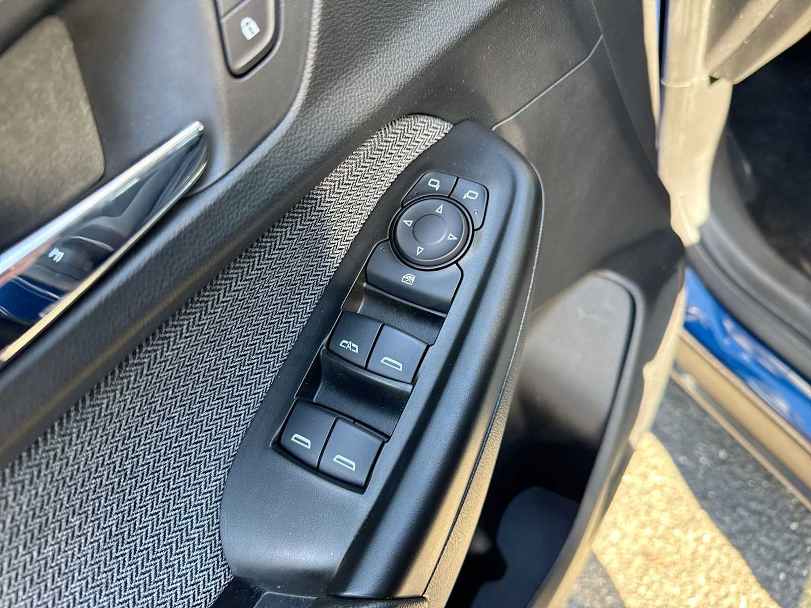 Thumbnail: 2023 Chevrolet TrailBlazer - 22