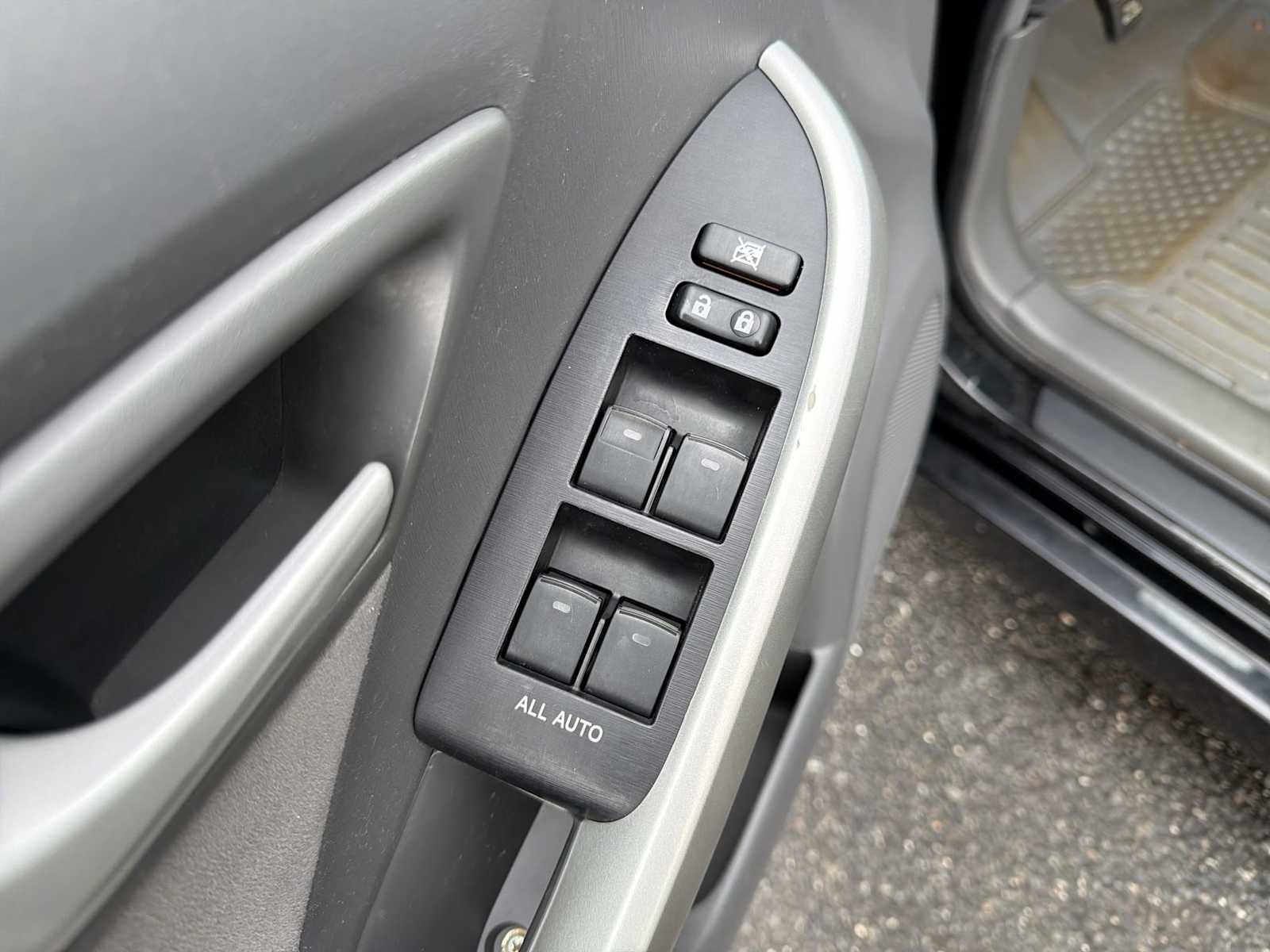 Thumbnail: 2010 Toyota Prius - 22