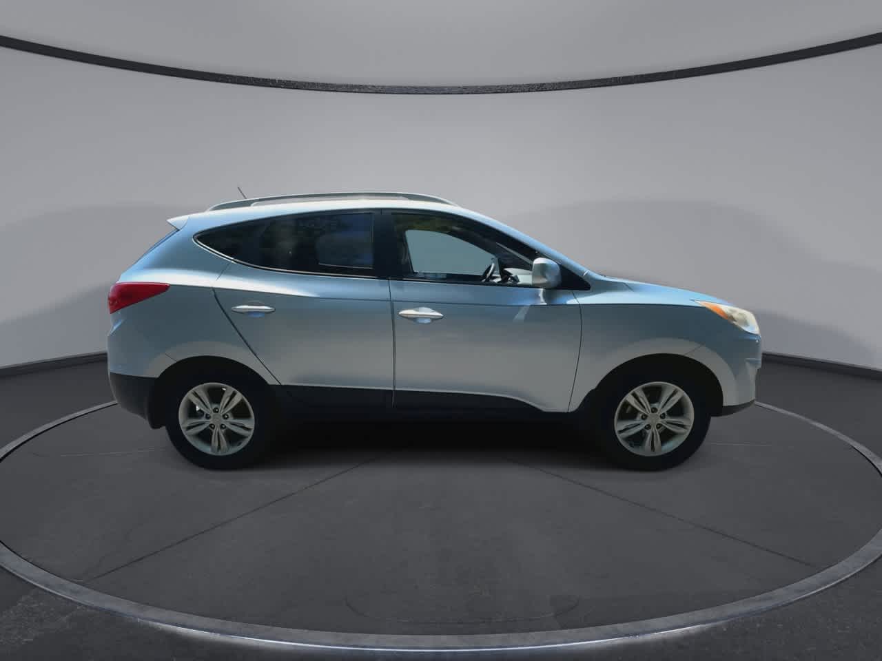 Thumbnail: 2011 Hyundai Tucson - 9
