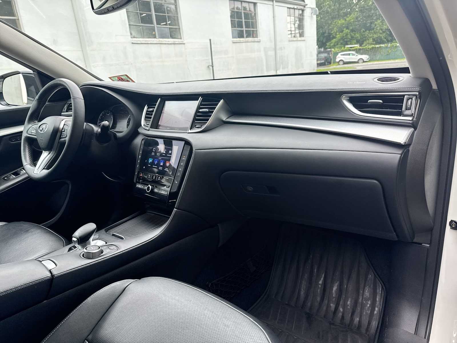 Thumbnail: 2019 INFINITI QX50 - 16