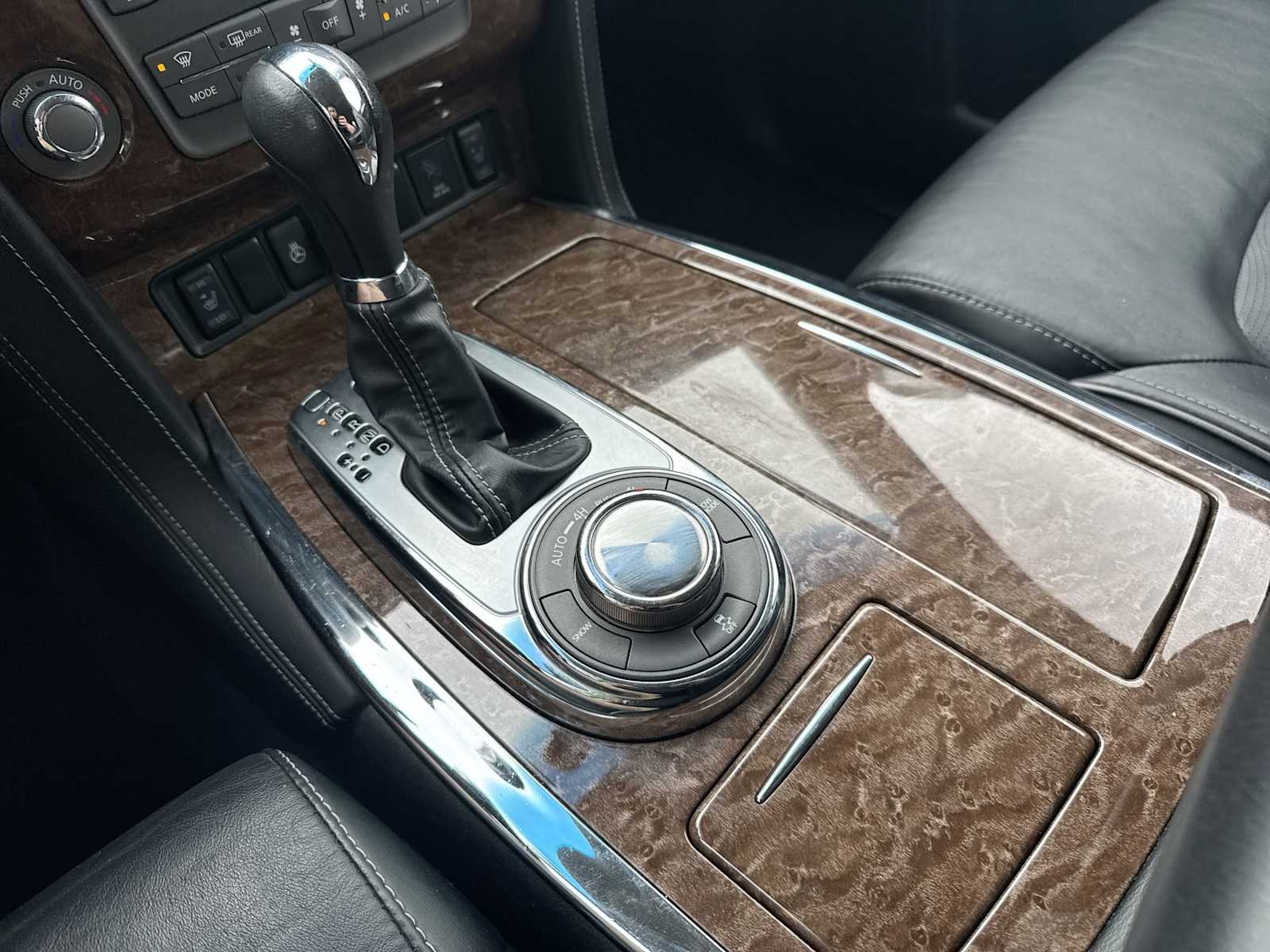 Thumbnail: 2016 INFINITI QX80 - 31