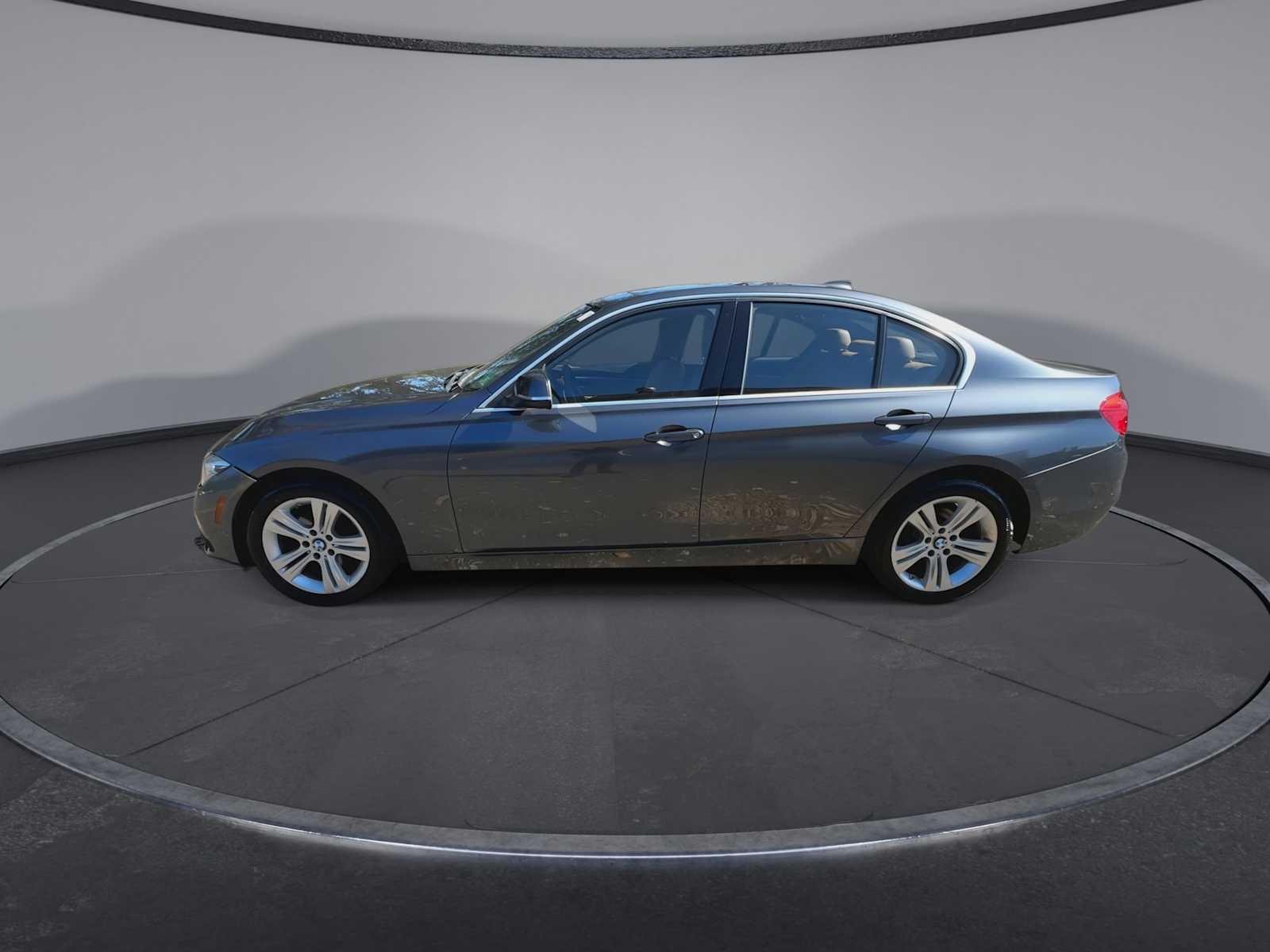 Thumbnail: 2017 BMW 3 Series - 5