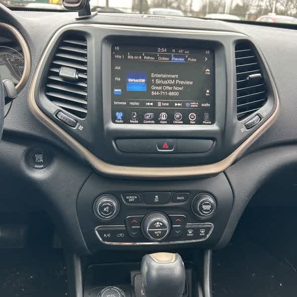 Thumbnail: 2015 Jeep Cherokee - 17