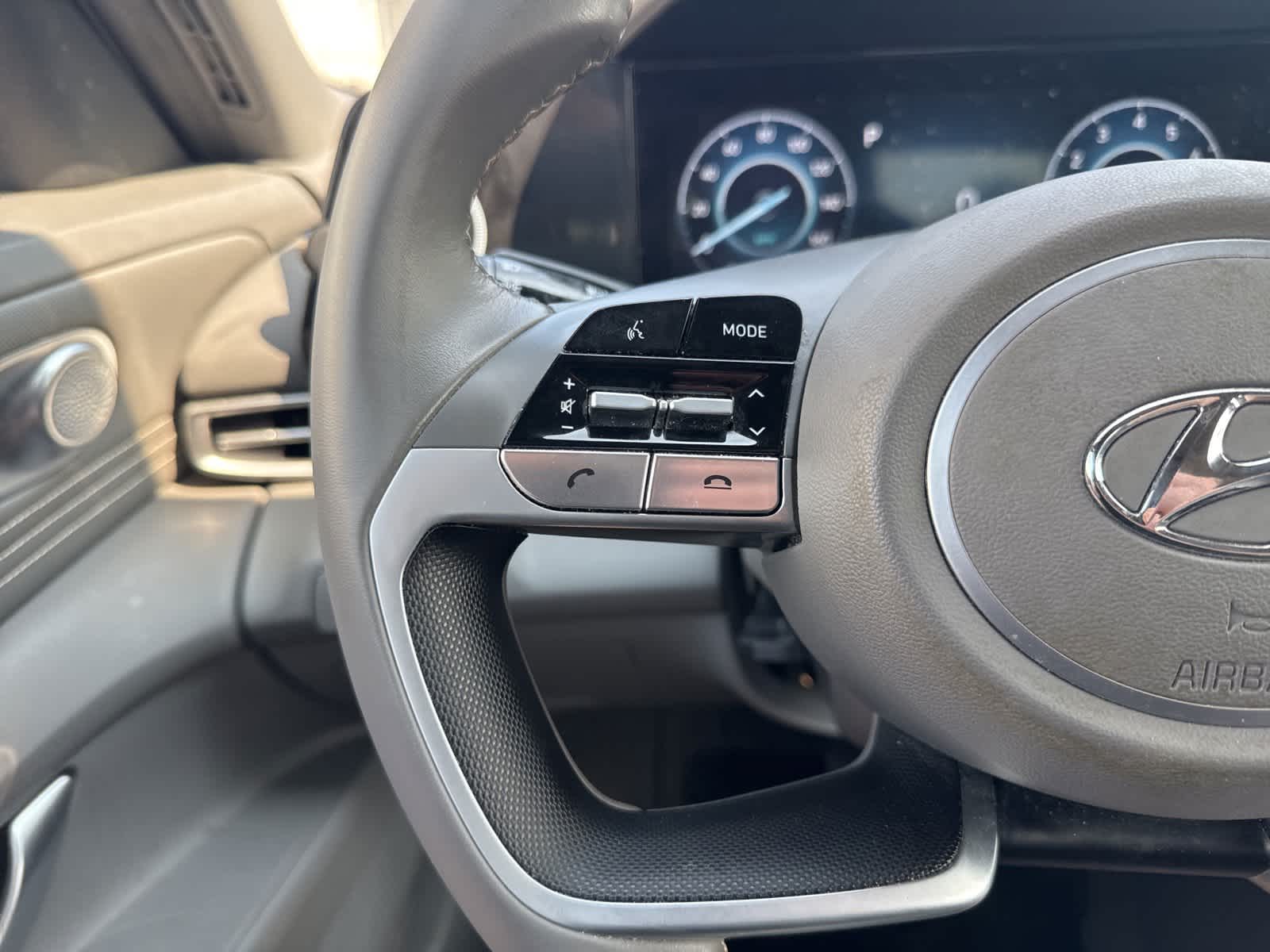 2023 Hyundai Elantra SEL 17