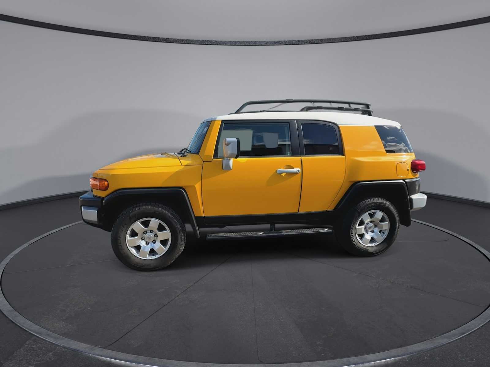 Thumbnail: 2010 Toyota FJ Cruiser - 5