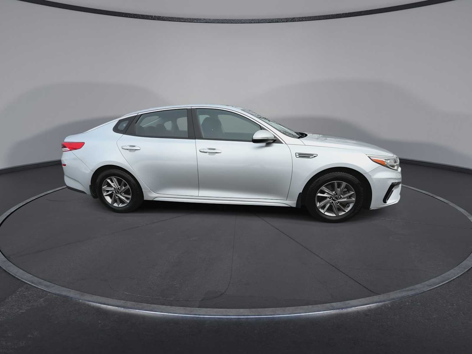 Thumbnail: 2019 Kia Optima - 9