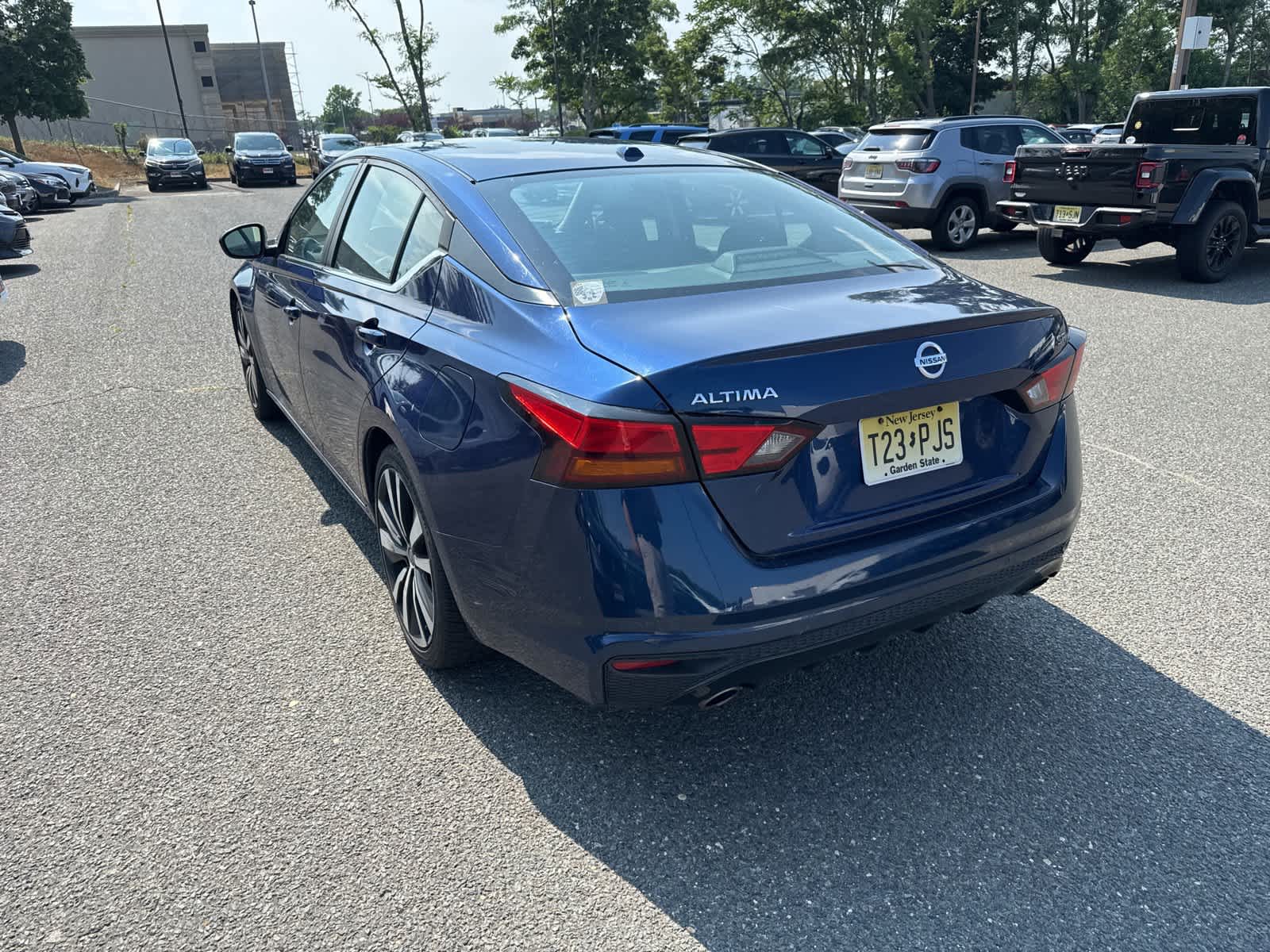 Thumbnail: 2020 Nissan Altima - 3