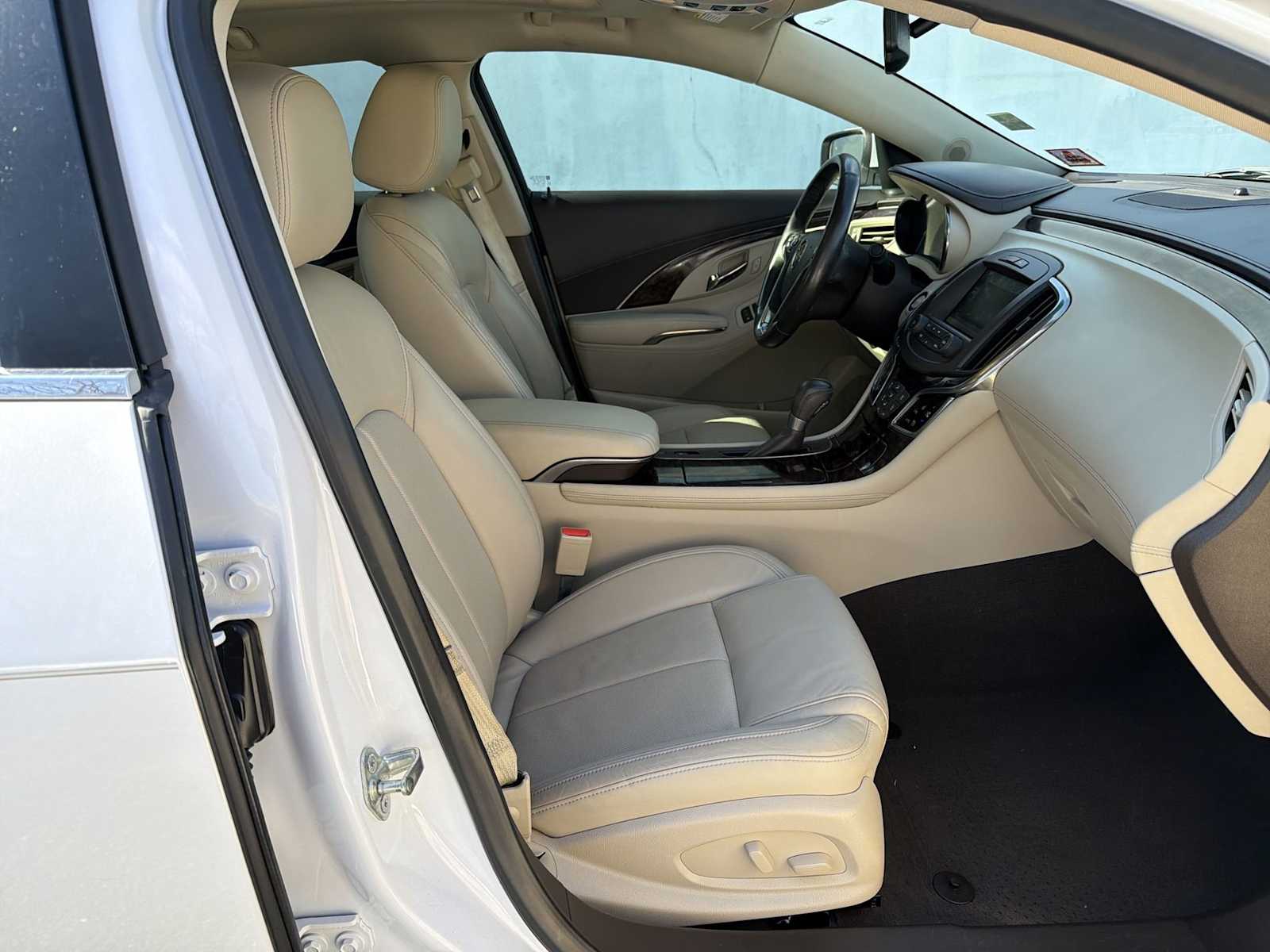 Thumbnail: 2015 Buick LaCrosse - 15