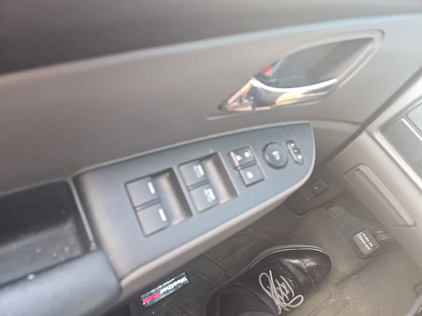 Thumbnail: 2016 Honda Odyssey - 17