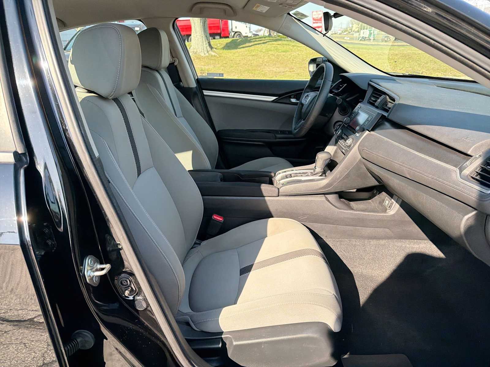 Thumbnail: 2019 Honda Civic - 15