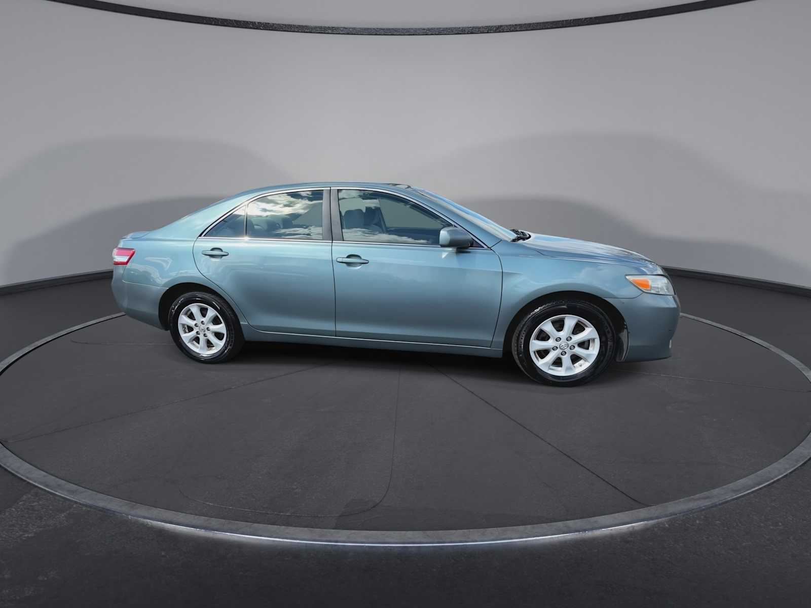 Thumbnail: 2011 Toyota Camry - 9