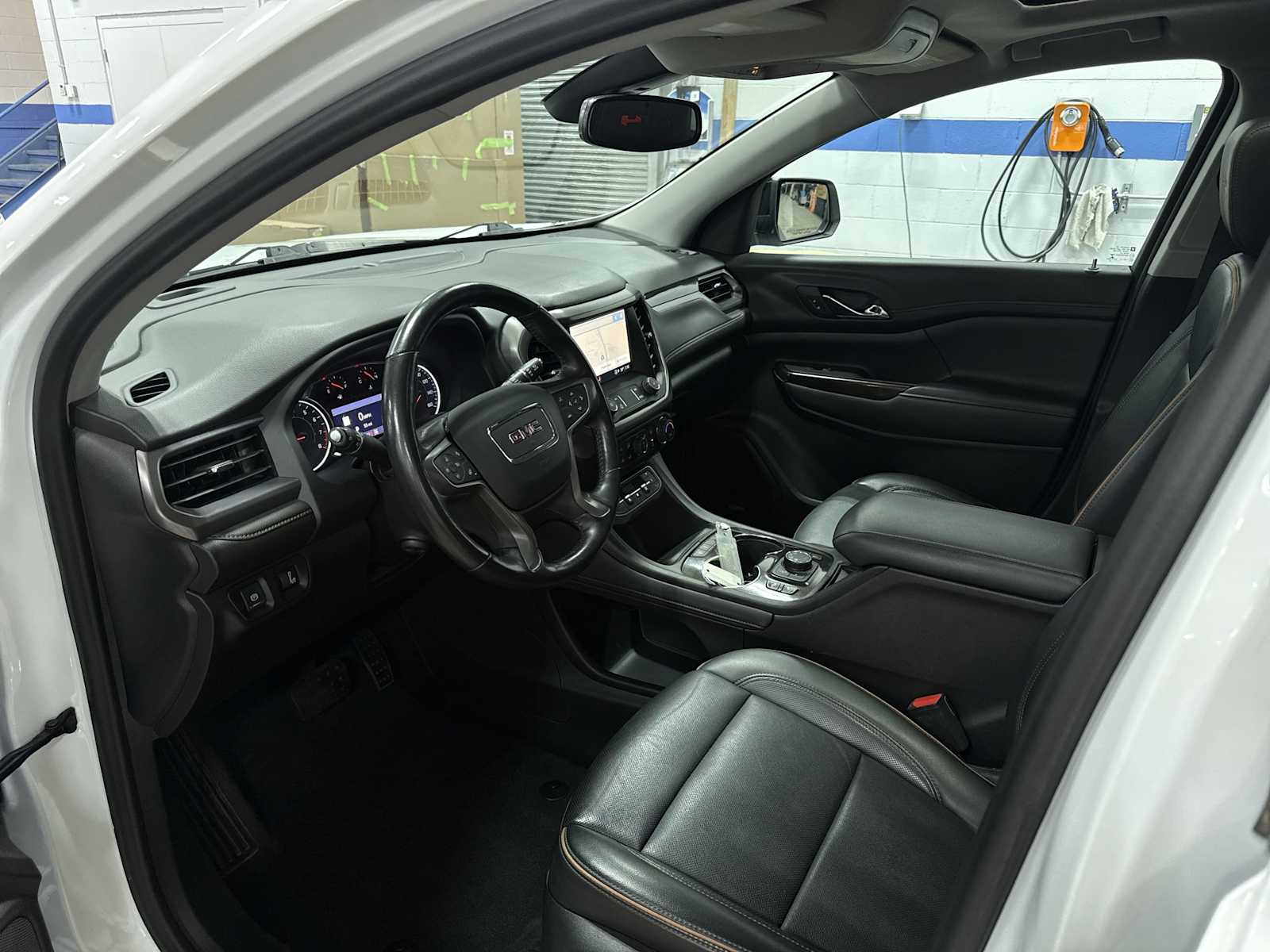 Thumbnail: 2022 GMC Acadia - 32