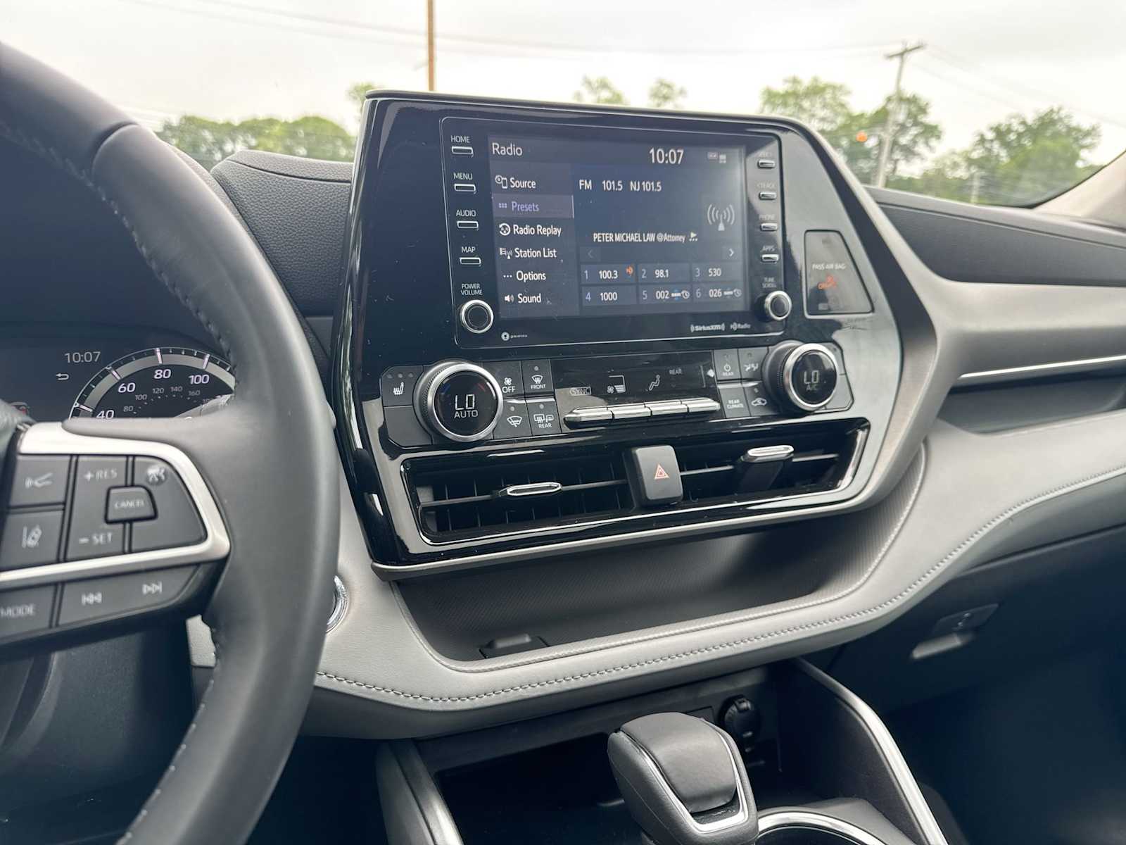 2022 Toyota Highlander XLE 27