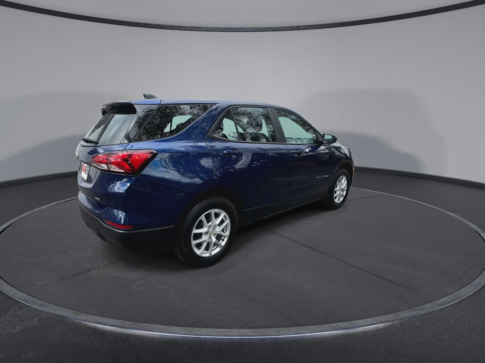 Thumbnail: 2023 Chevrolet Equinox - 8