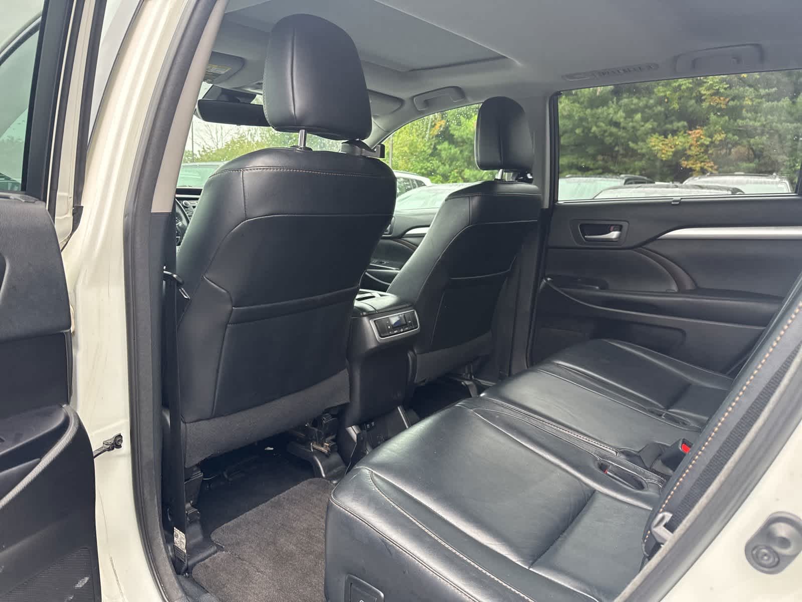 Thumbnail: 2018 Toyota Highlander - 9