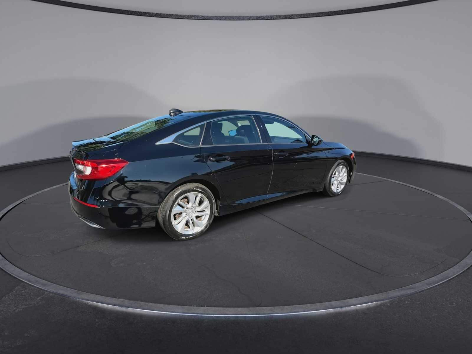 Thumbnail: 2018 Honda Accord - 8