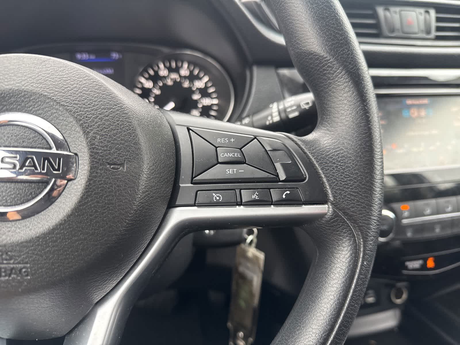 Thumbnail: 2019 Nissan Rogue - 17