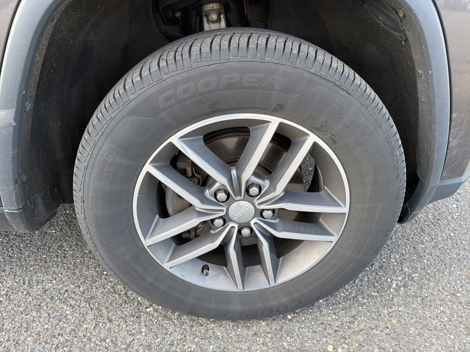 Thumbnail: 2017 Jeep Grand Cherokee - 28