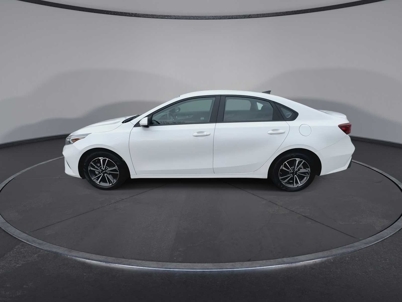 Thumbnail: 2022 Kia Forte - 5