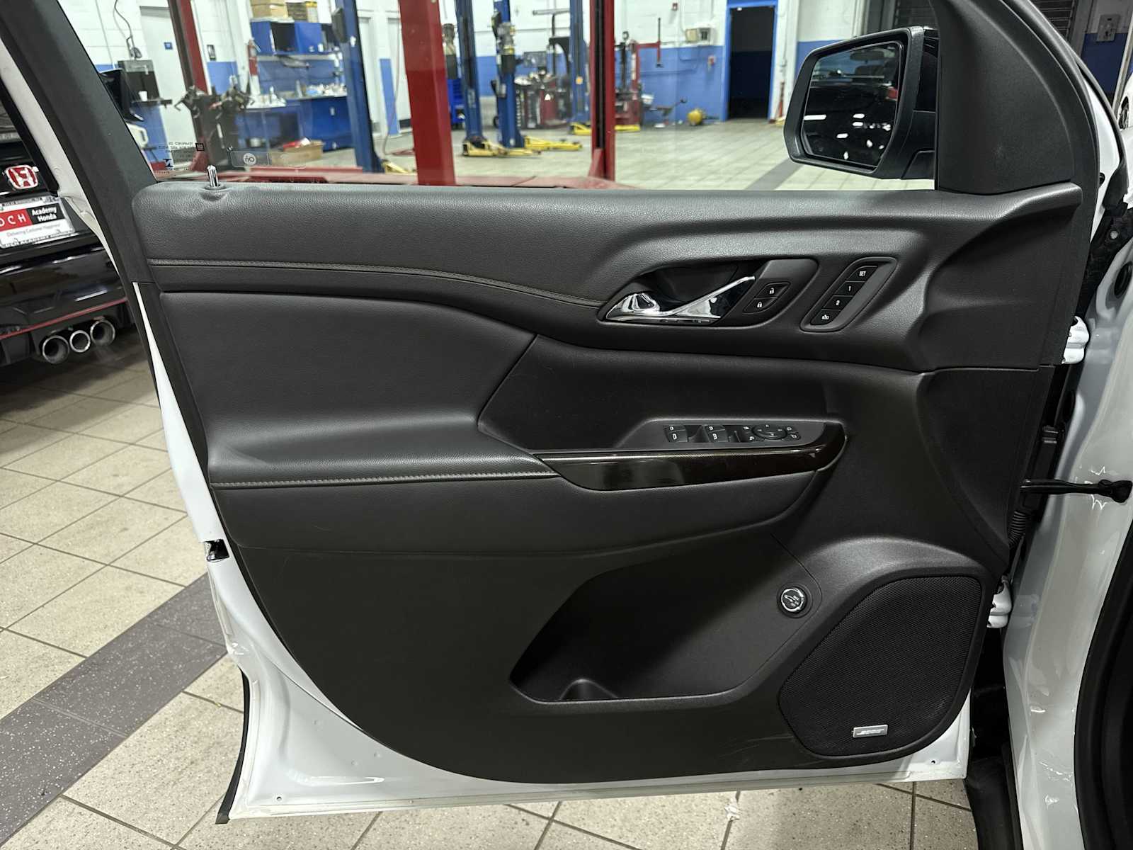 Thumbnail: 2022 GMC Acadia - 33