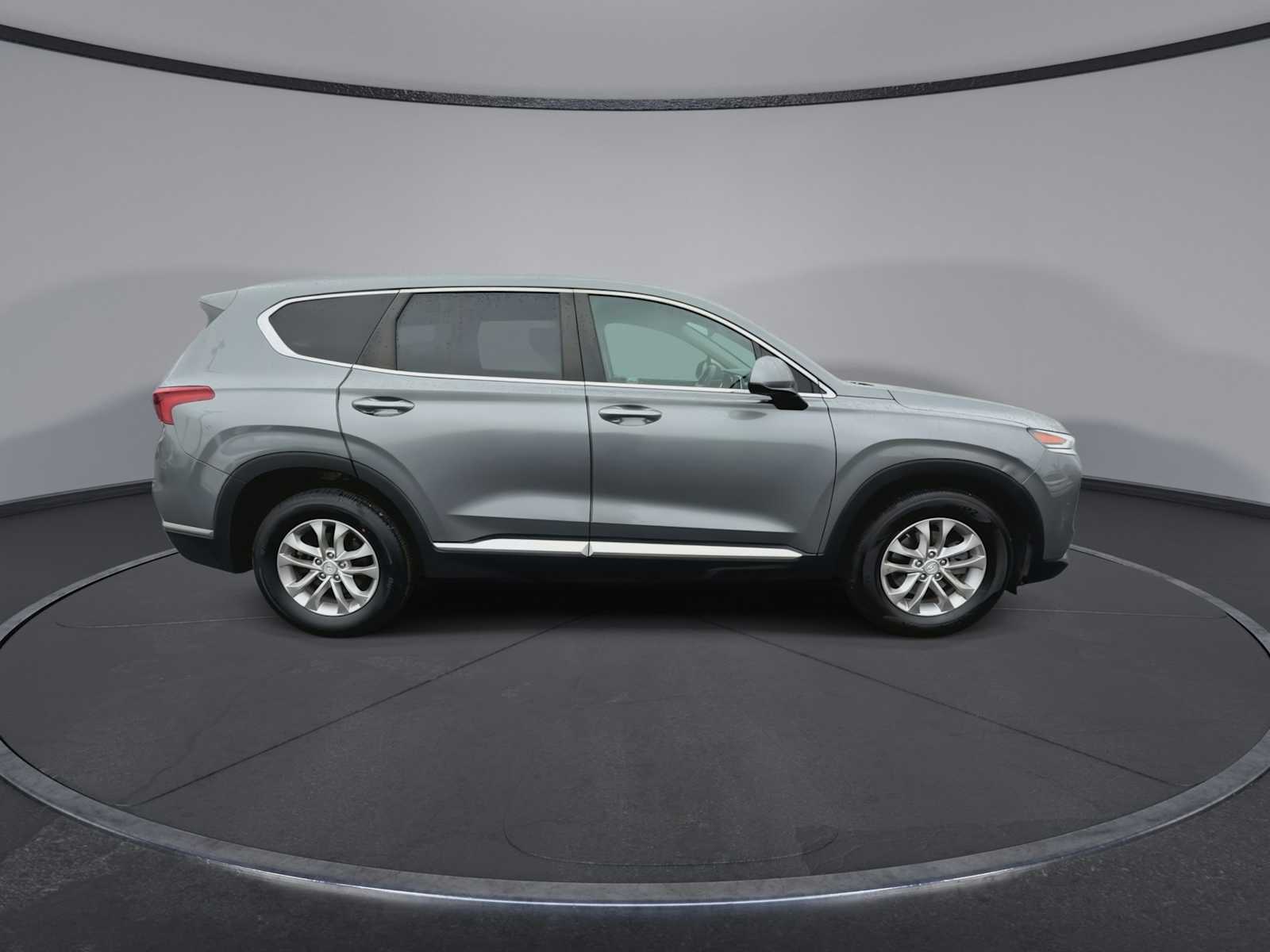 Thumbnail: 2019 Hyundai Santa Fe - 9